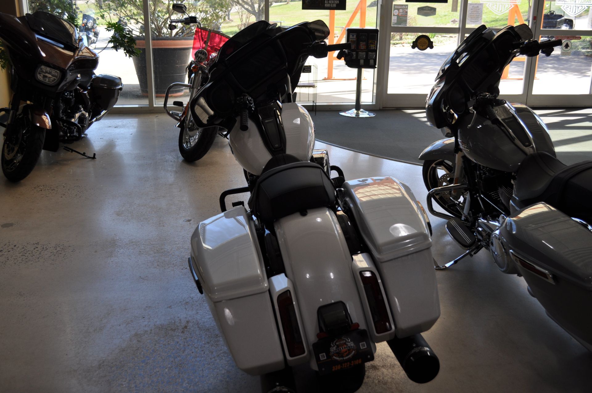 2024 Harley-Davidson Street Glide® in Winston Salem, North Carolina - Photo 8