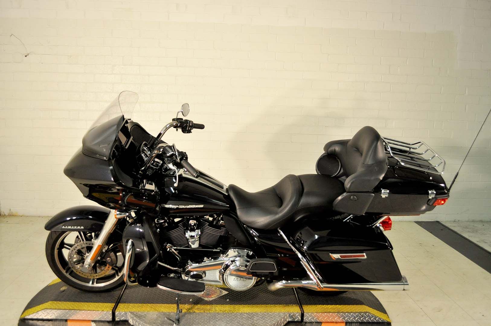 2020 Harley-Davidson Road Glide® Limited in Winston Salem, North Carolina - Photo 5