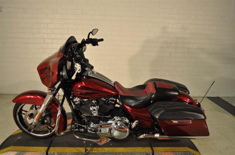 2017 Harley-Davidson Street Glide® Special in Winston Salem, North Carolina - Photo 5