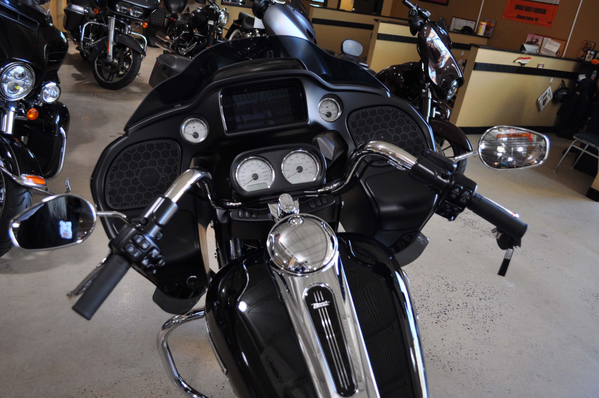 2023 Harley-Davidson Road Glide® in Winston Salem, North Carolina - Photo 9