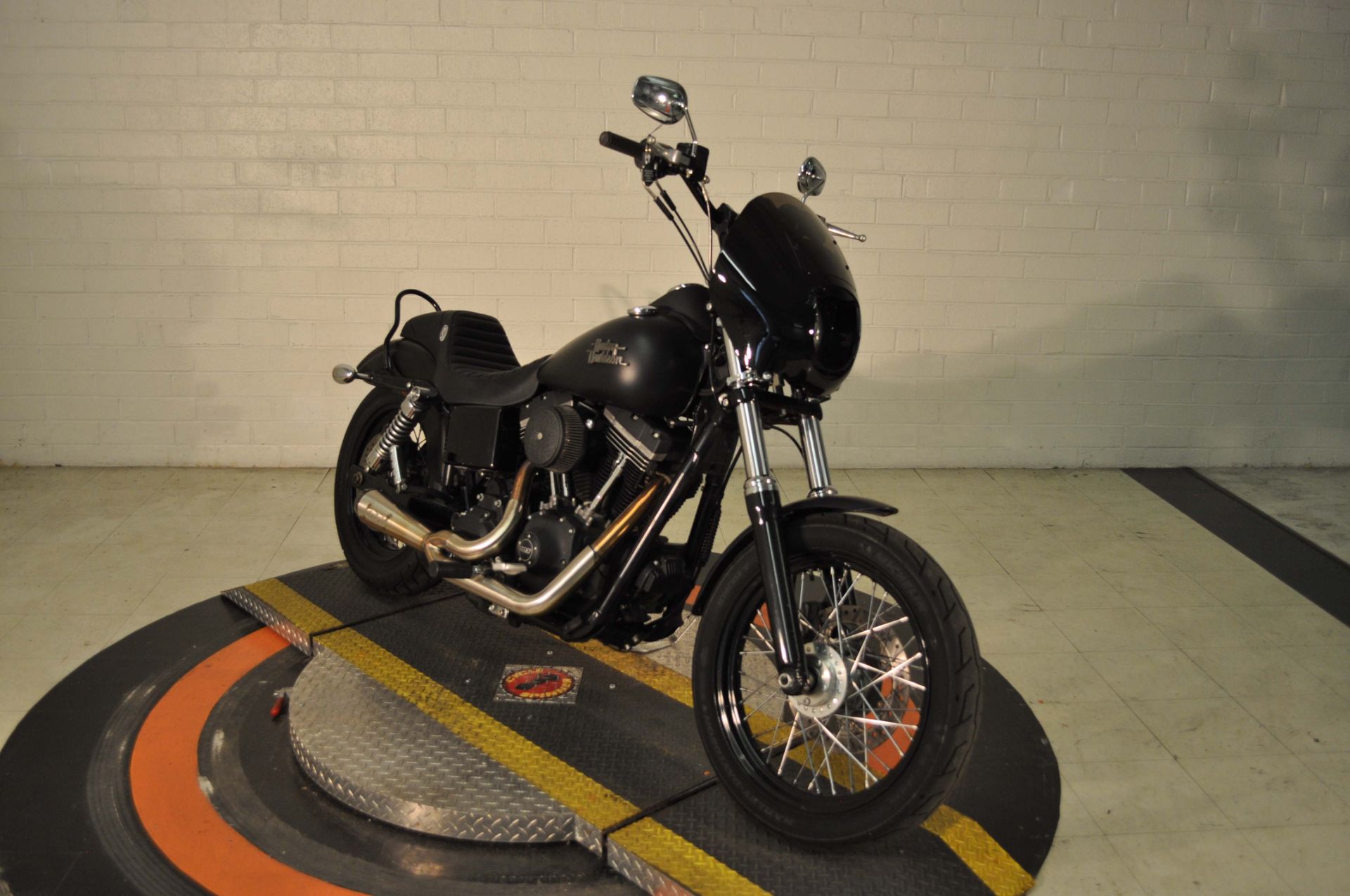 2017 Harley-Davidson Street Bob® in Winston Salem, North Carolina - Photo 9