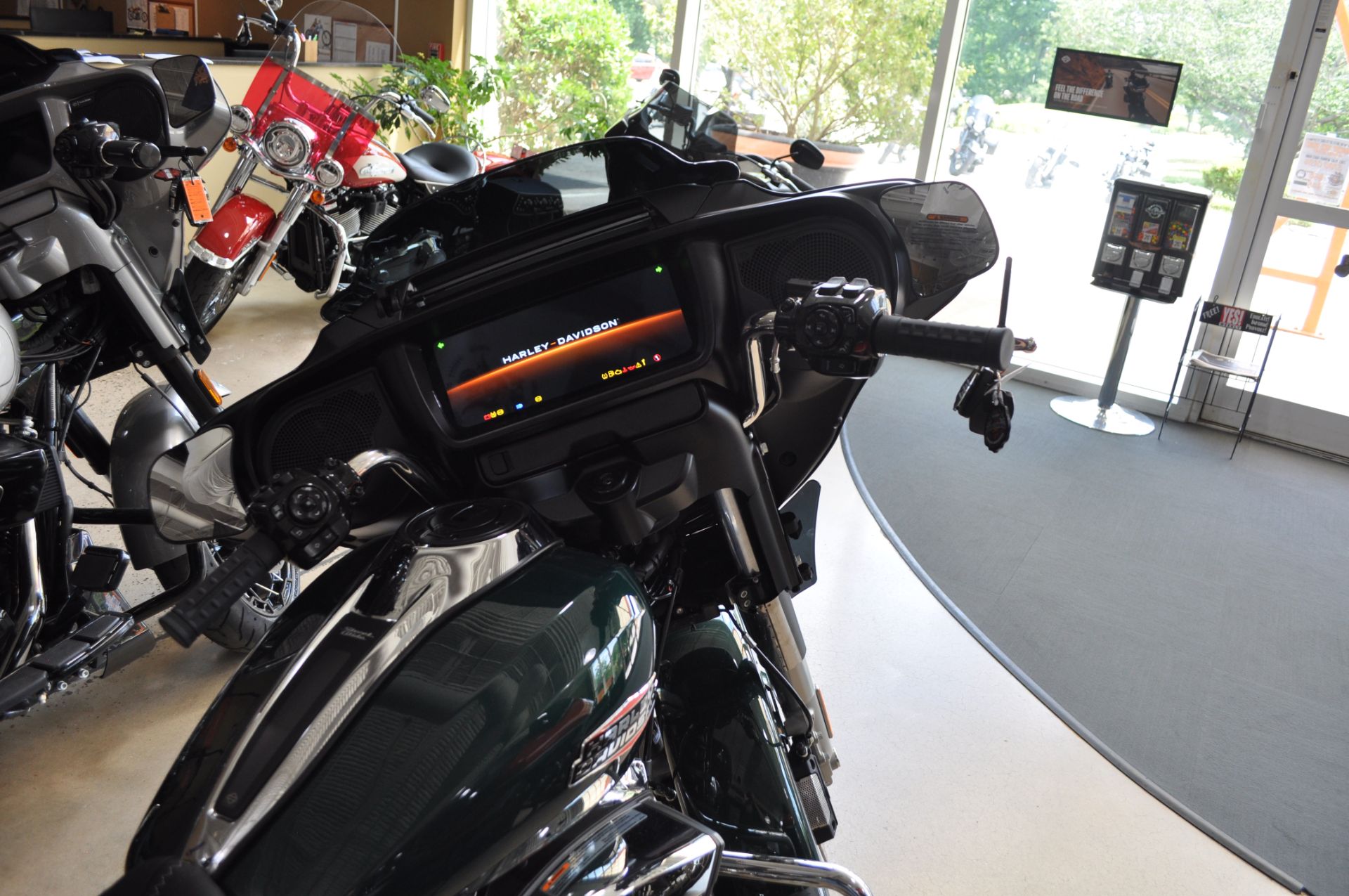 2024 Harley-Davidson Street Glide® in Winston Salem, North Carolina - Photo 4