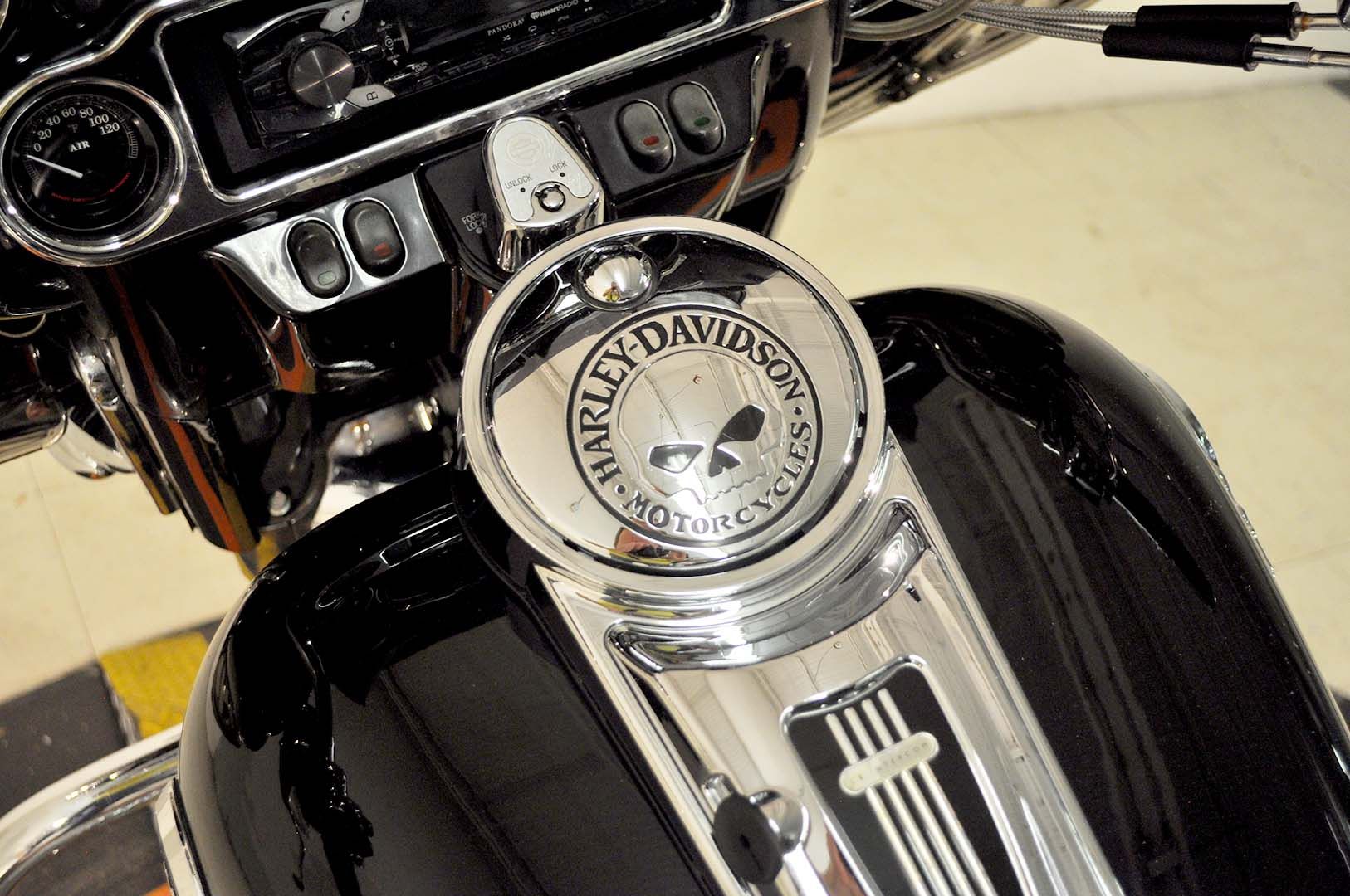 2006 Harley-Davidson Ultra Classic® Electra Glide® in Winston Salem, North Carolina - Photo 25