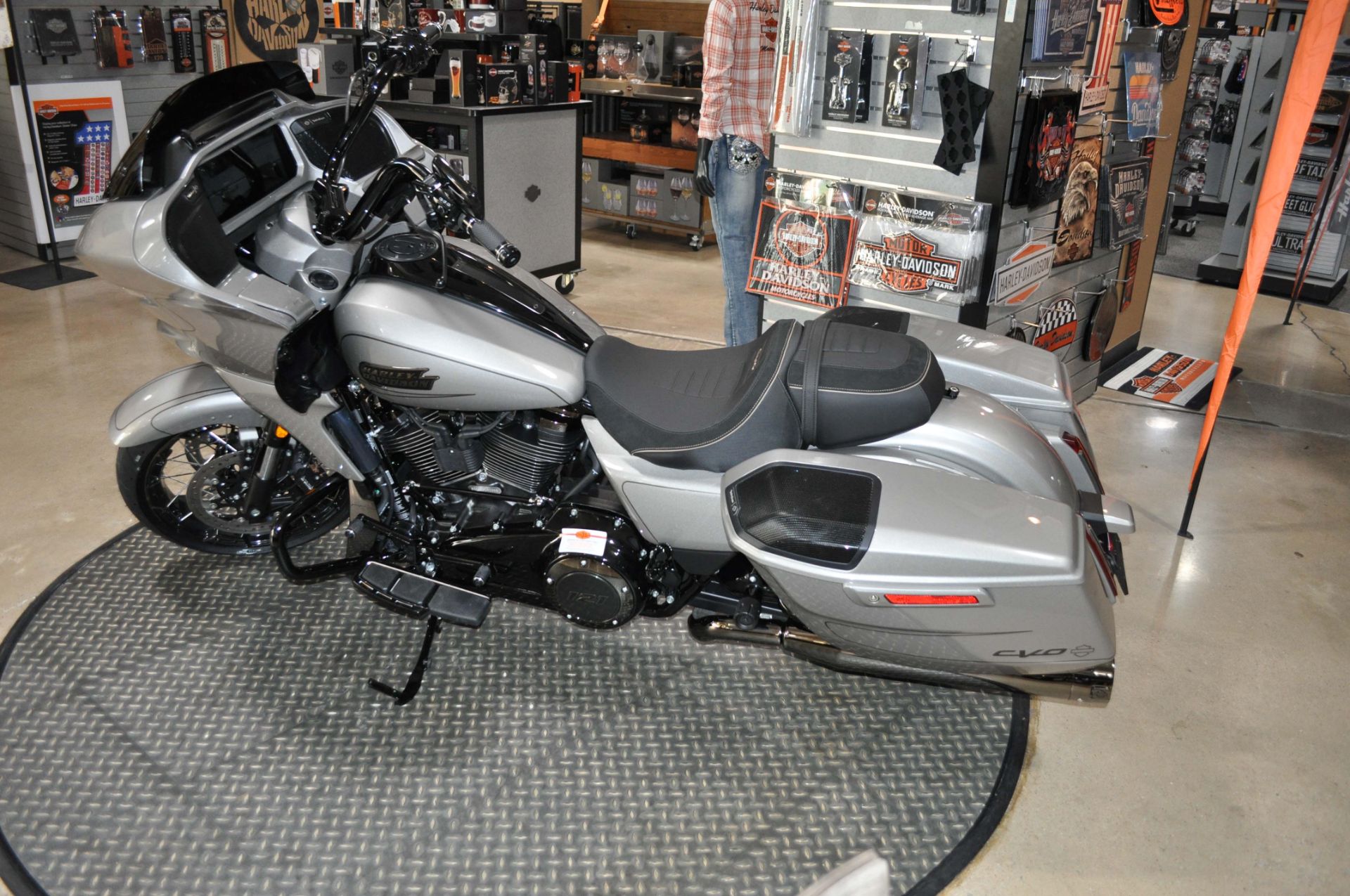 2023 Harley-Davidson CVO™ Road Glide® in Winston Salem, North Carolina - Photo 3