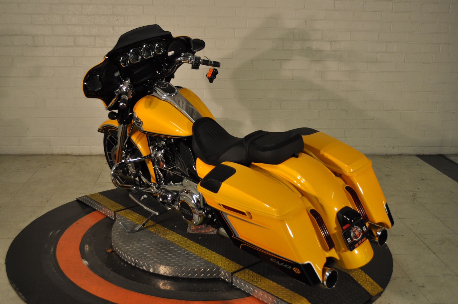 2022 Harley-Davidson CVO™ Street Glide® in Winston Salem, North Carolina - Photo 19