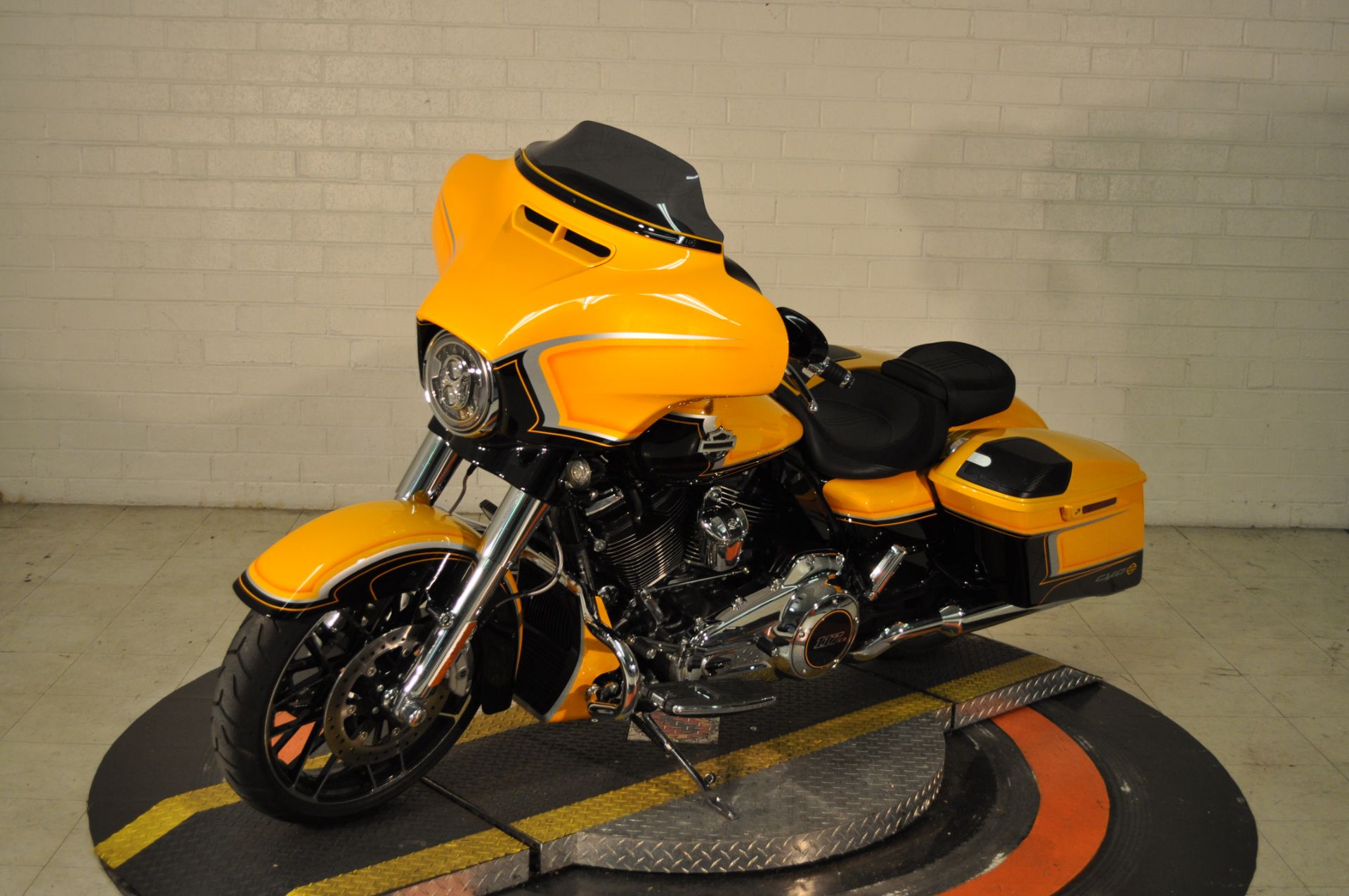 2022 Harley-Davidson CVO™ Street Glide® in Winston Salem, North Carolina - Photo 21