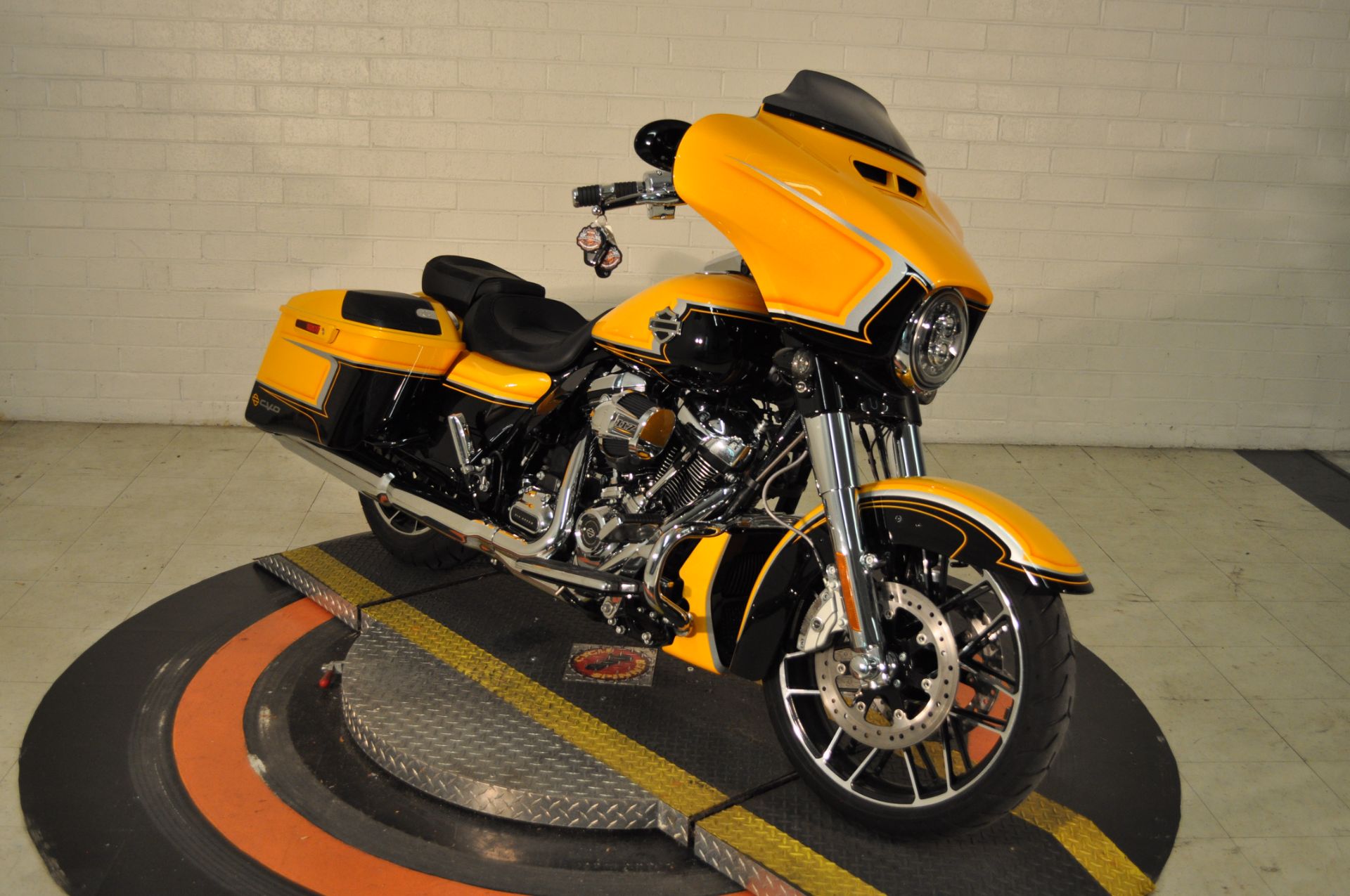 2022 Harley-Davidson CVO™ Street Glide® in Winston Salem, North Carolina - Photo 24