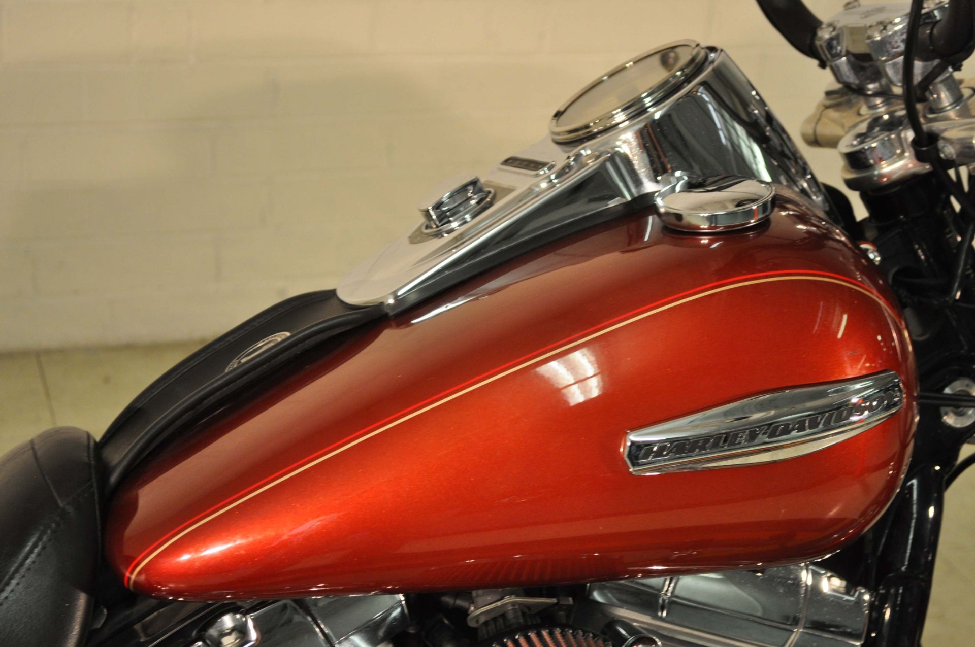2009 Harley-Davidson Dyna® Super Glide® Custom in Winston Salem, North Carolina - Photo 13