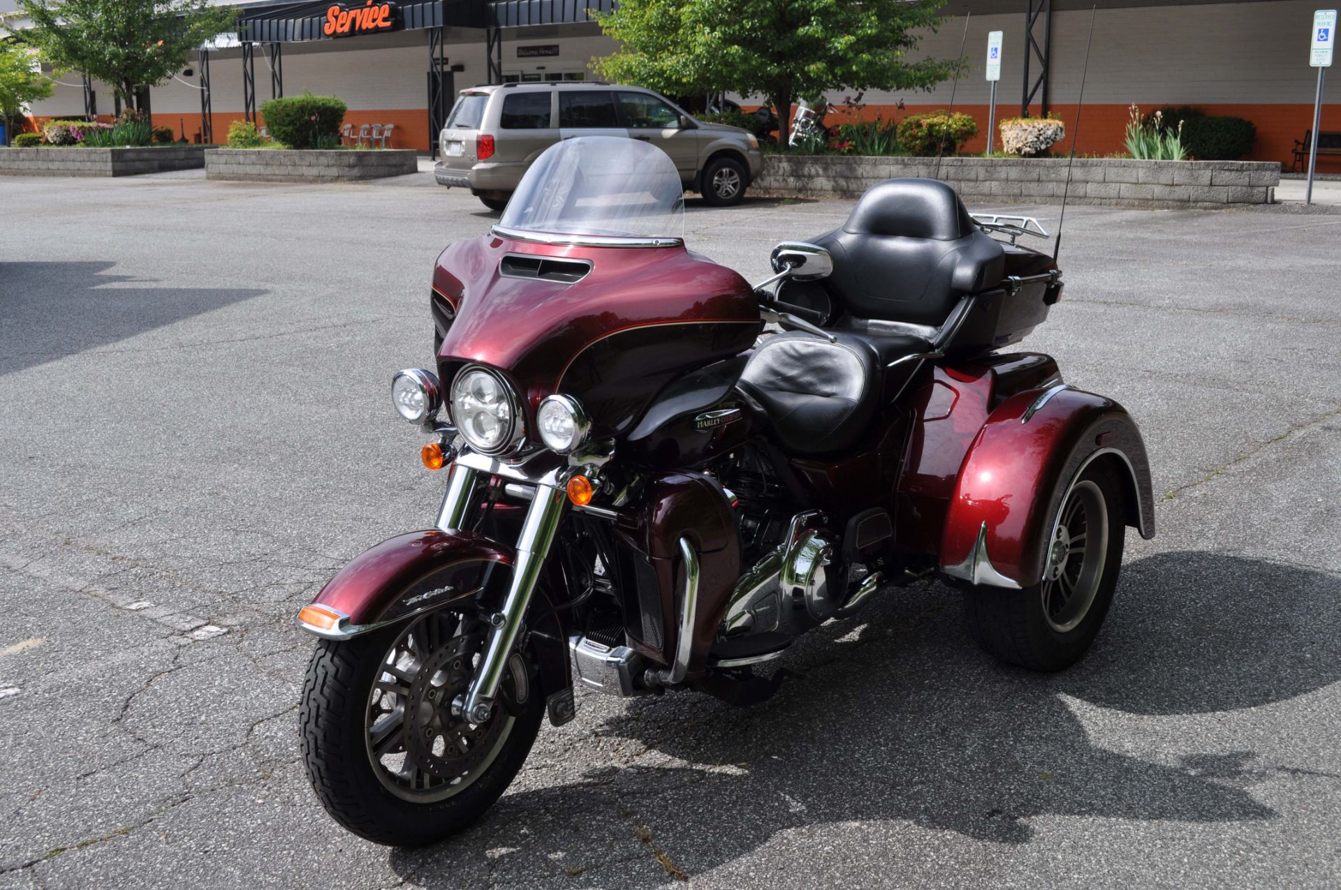 2015 Harley-Davidson Tri Glide® Ultra in Winston Salem, North Carolina - Photo 6