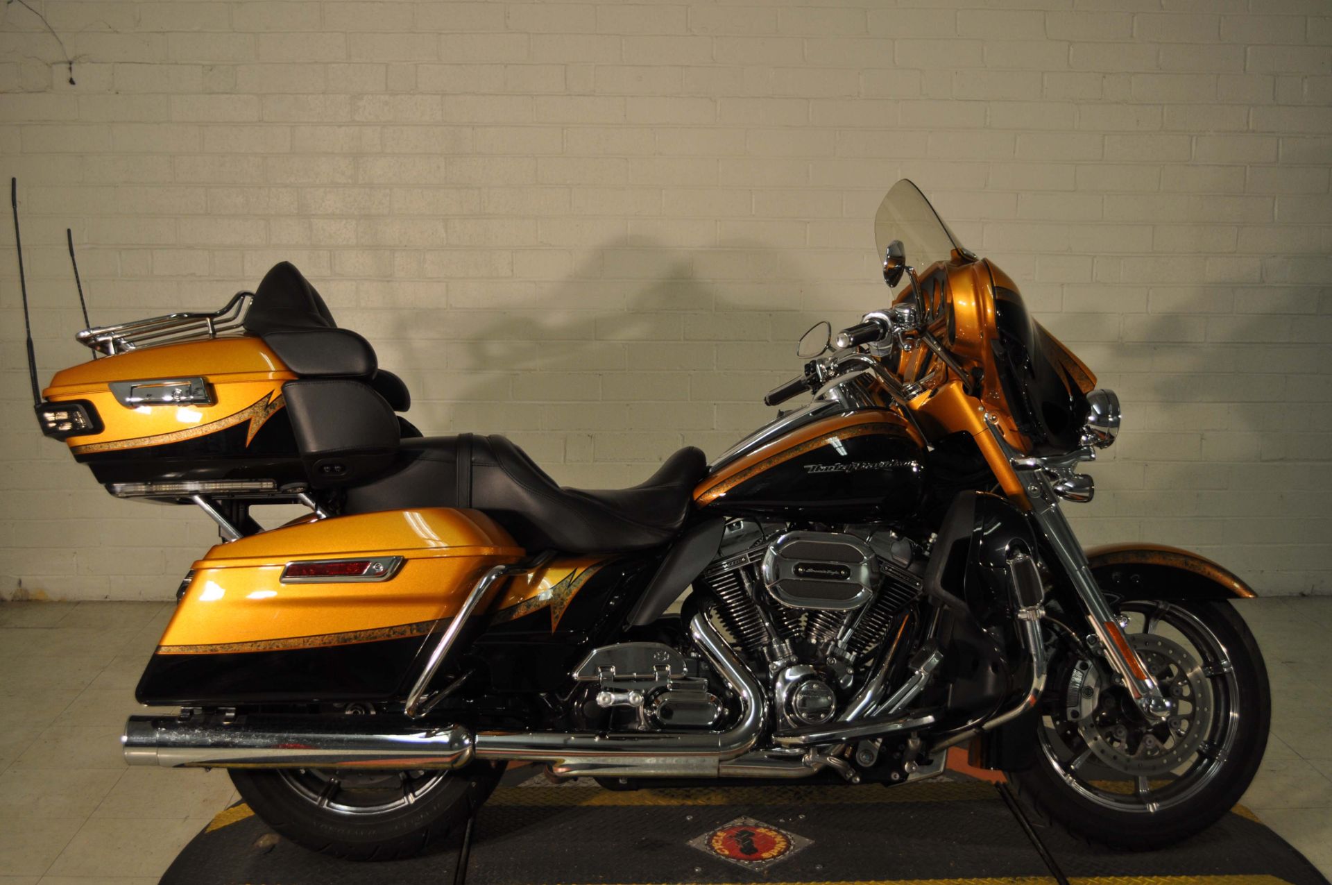 2015 Harley-Davidson CVO™ Limited in Winston Salem, North Carolina - Photo 1
