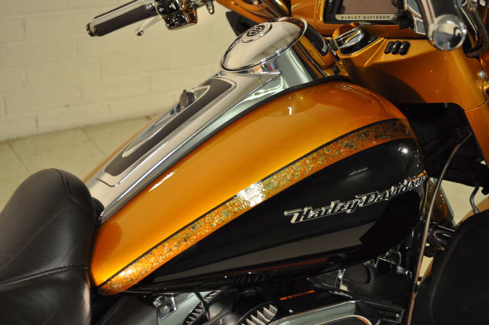 2015 Harley-Davidson CVO™ Limited in Winston Salem, North Carolina - Photo 15