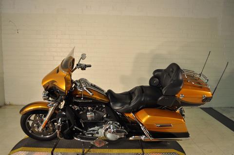 2015 Harley-Davidson CVO™ Limited in Winston Salem, North Carolina - Photo 4