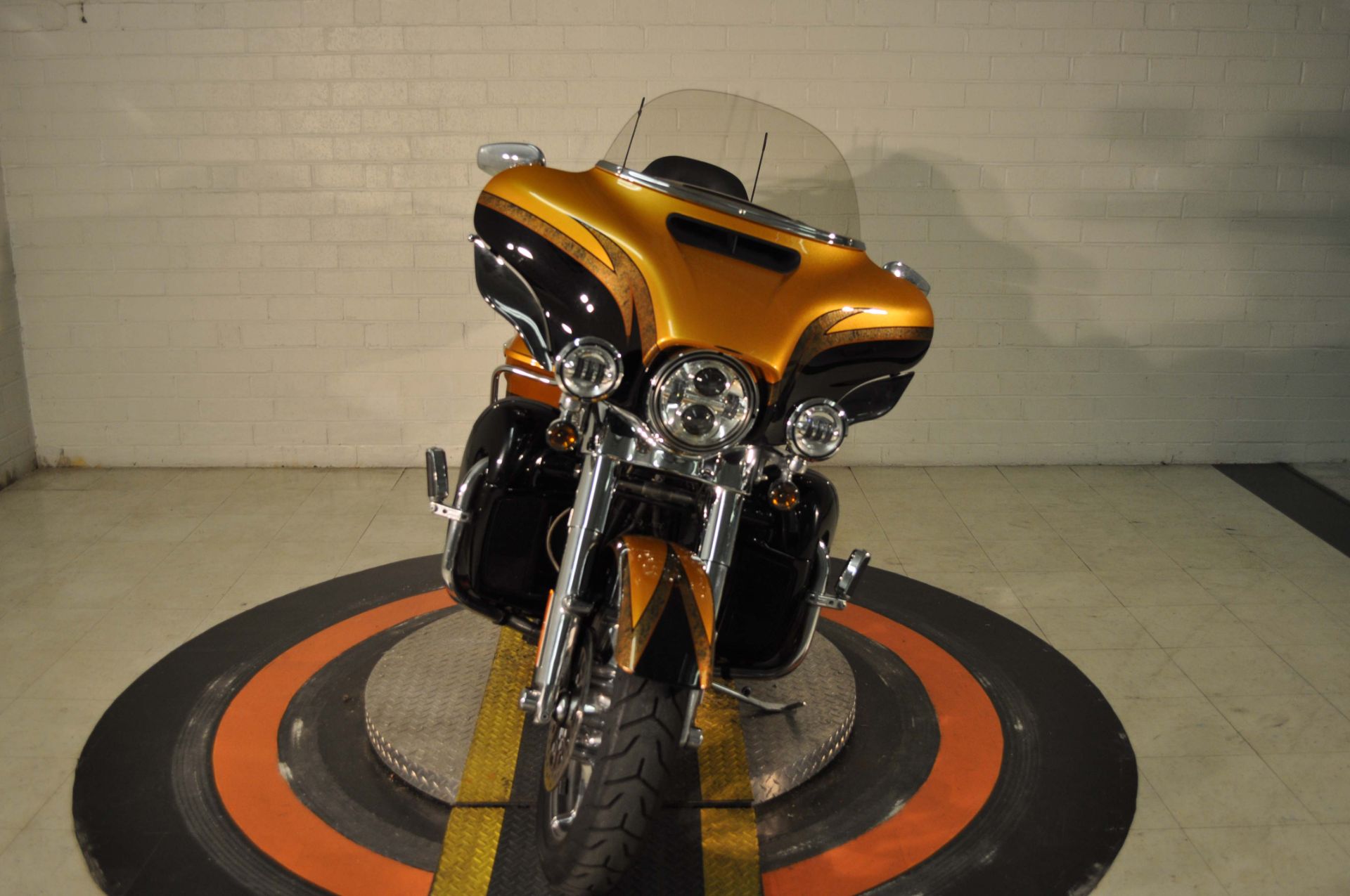 2015 Harley-Davidson CVO™ Limited in Winston Salem, North Carolina - Photo 6