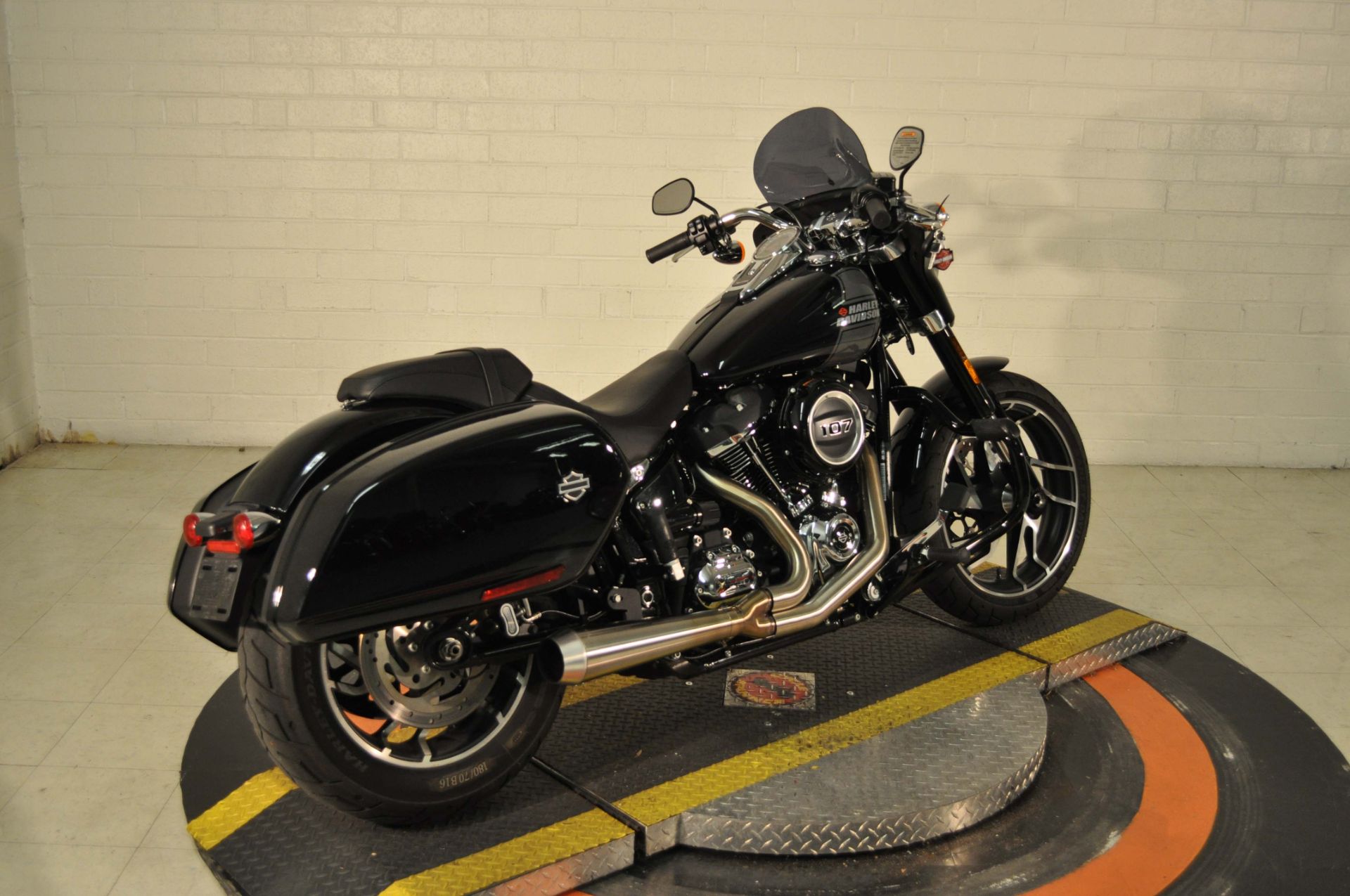 2021 Harley-Davidson Sport Glide® in Winston Salem, North Carolina - Photo 2