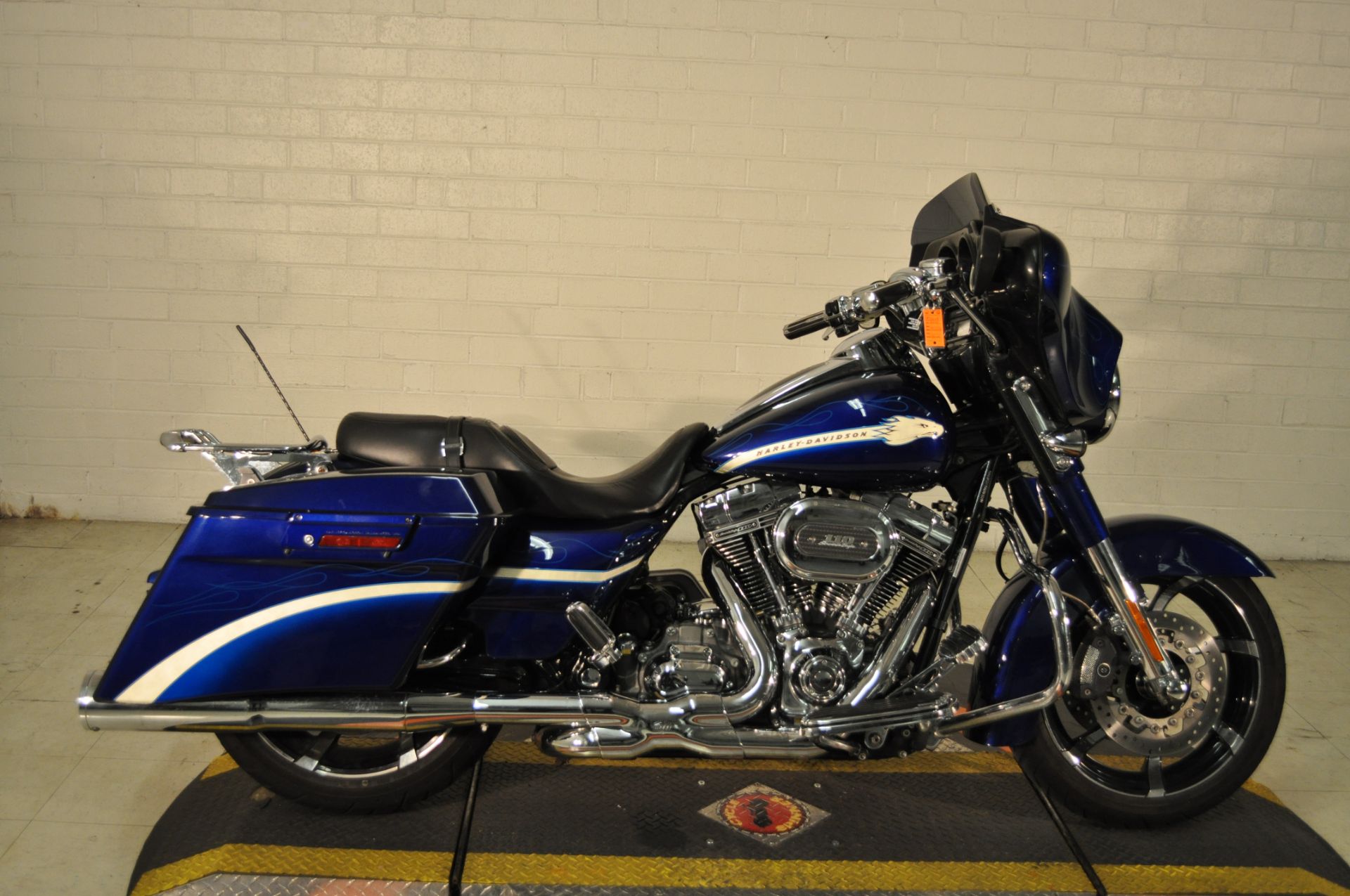 2010 Harley-Davidson CVO™ Street Glide® in Winston Salem, North Carolina - Photo 1