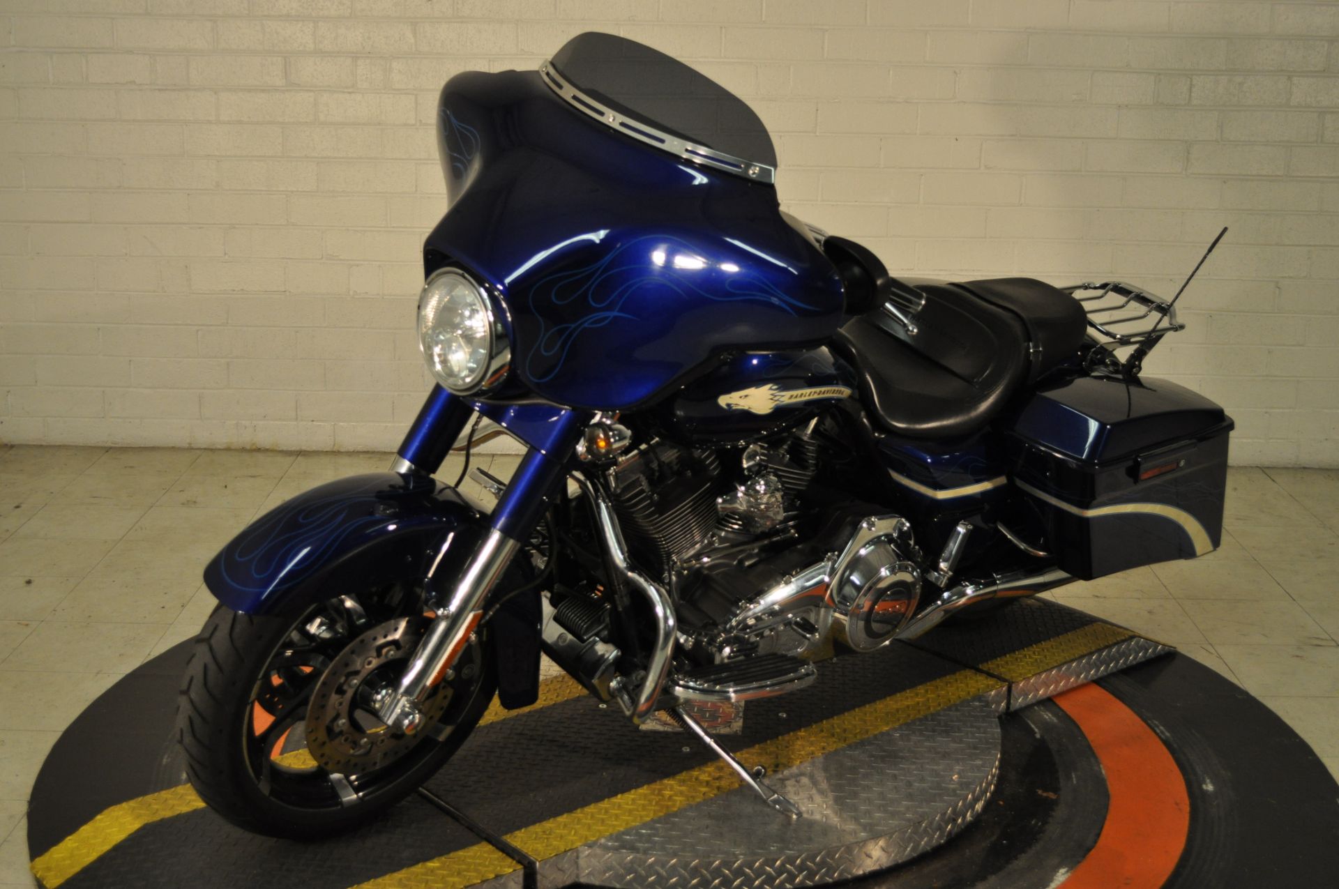 2010 Harley-Davidson CVO™ Street Glide® in Winston Salem, North Carolina - Photo 19