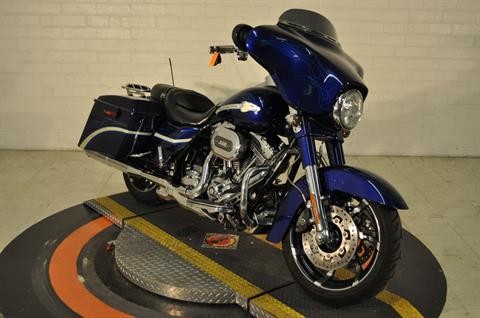 2010 Harley-Davidson CVO™ Street Glide® in Winston Salem, North Carolina - Photo 22