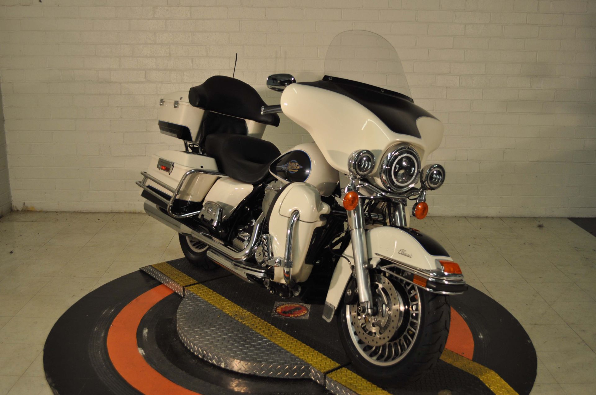 2012 Harley-Davidson Electra Glide® Classic in Winston Salem, North Carolina - Photo 9