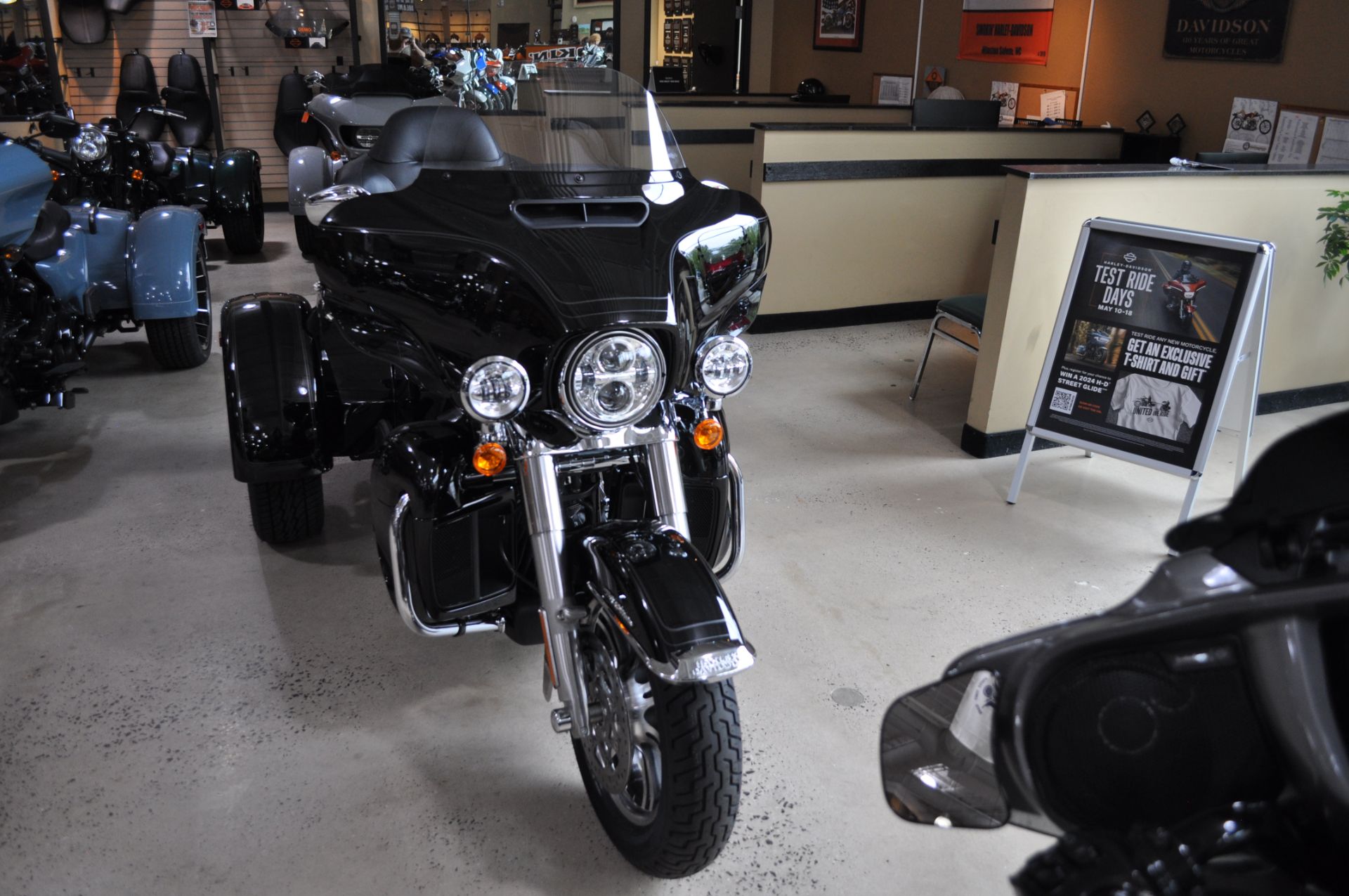 2021 Harley-Davidson Tri Glide® Ultra in Winston Salem, North Carolina - Photo 3