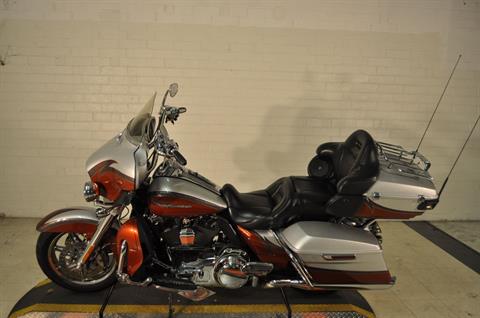 2014 Harley-Davidson CVO™ Limited in Winston Salem, North Carolina - Photo 19