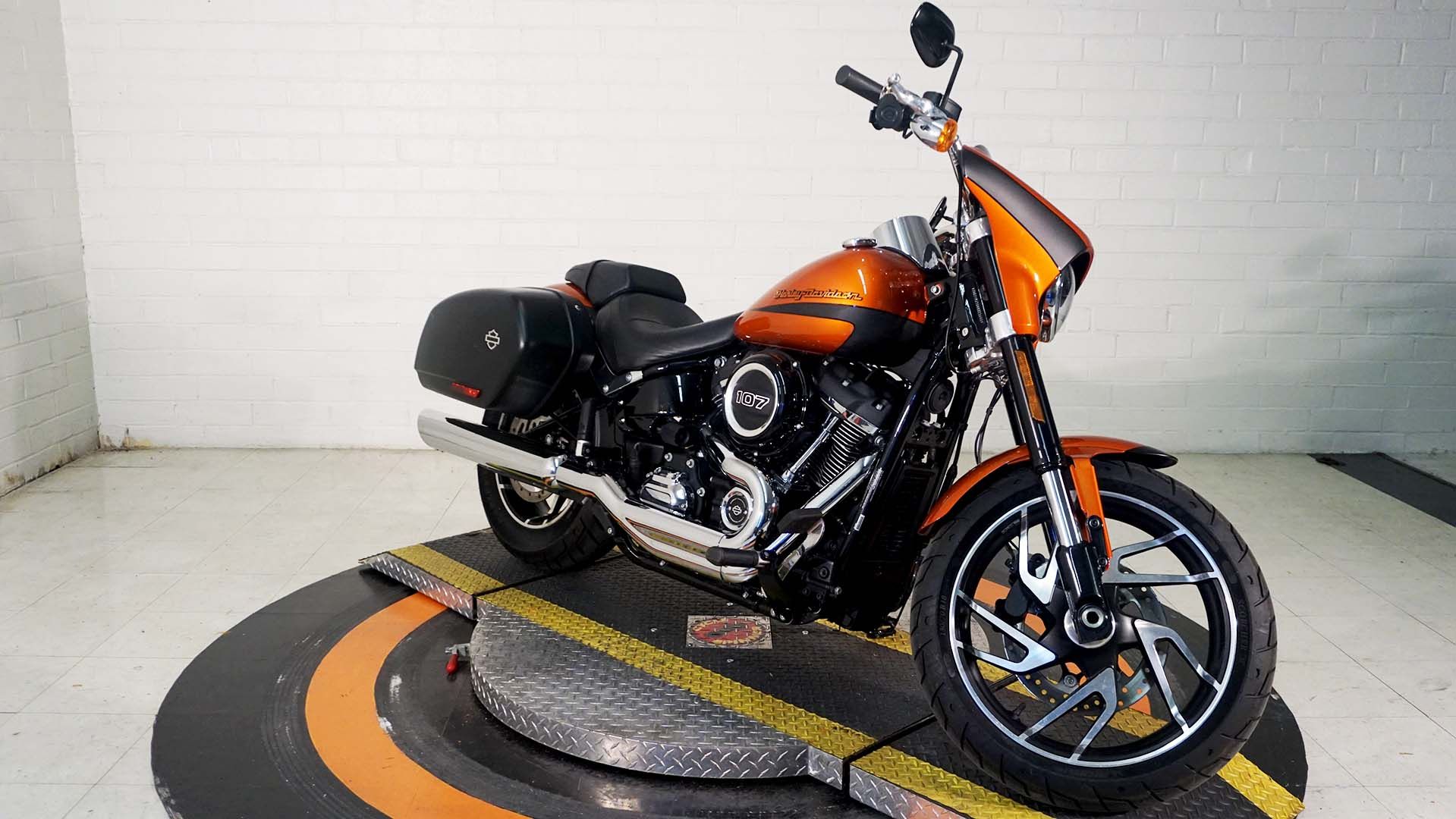 2019 Harley-Davidson Sport Glide® in Winston Salem, North Carolina - Photo 8
