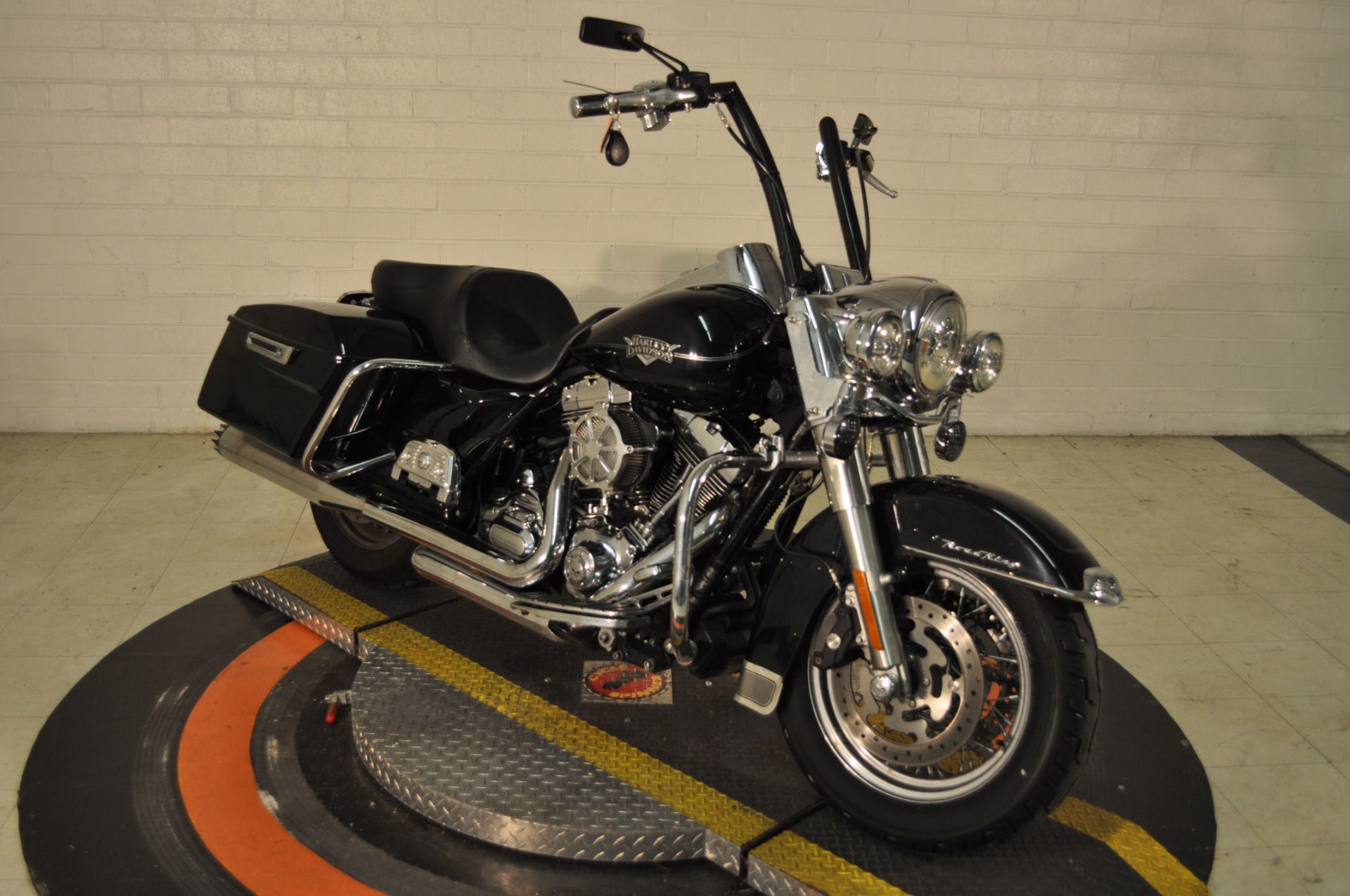 2012 Harley-Davidson Road King® Classic in Winston Salem, North Carolina - Photo 23