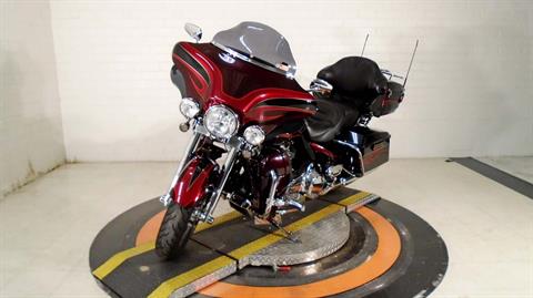 2013 Harley-Davidson CVO™ Ultra Classic® Electra Glide® in Winston Salem, North Carolina - Photo 6