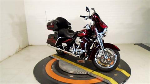2013 Harley-Davidson CVO™ Ultra Classic® Electra Glide® in Winston Salem, North Carolina - Photo 8