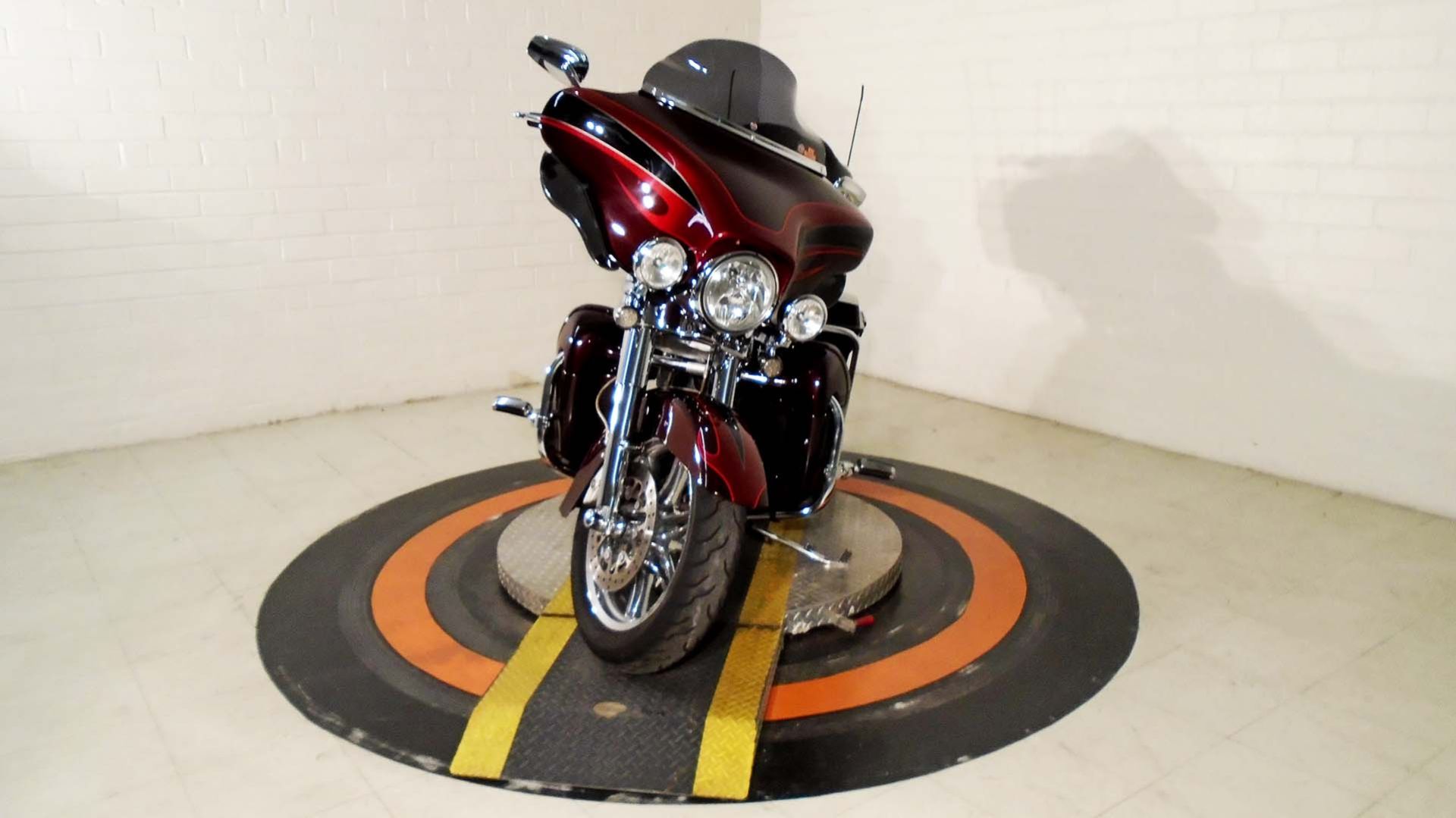 2013 Harley-Davidson CVO™ Ultra Classic® Electra Glide® in Winston Salem, North Carolina - Photo 9