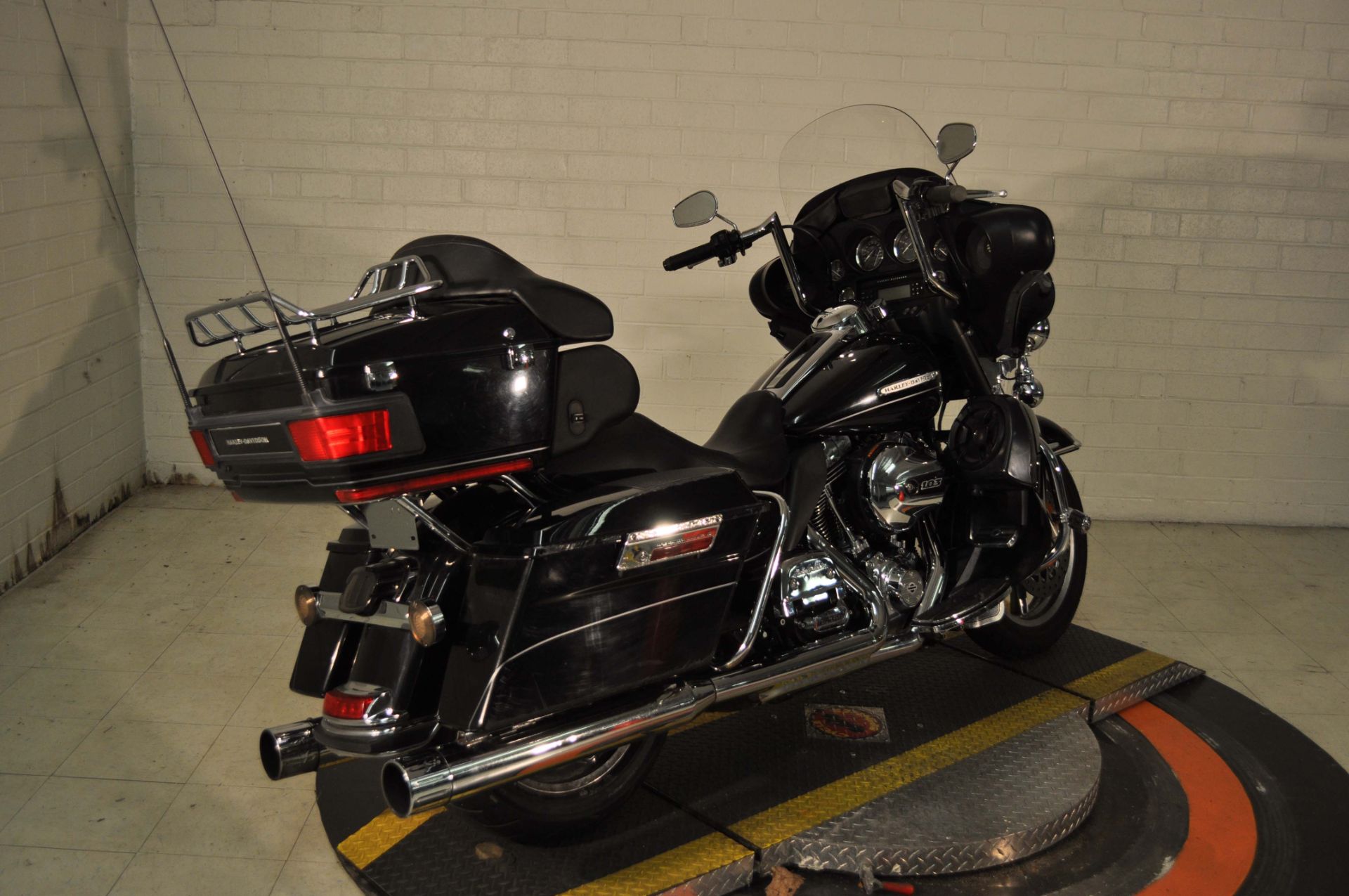 2012 Harley-Davidson Electra Glide® Ultra Limited in Winston Salem, North Carolina - Photo 2