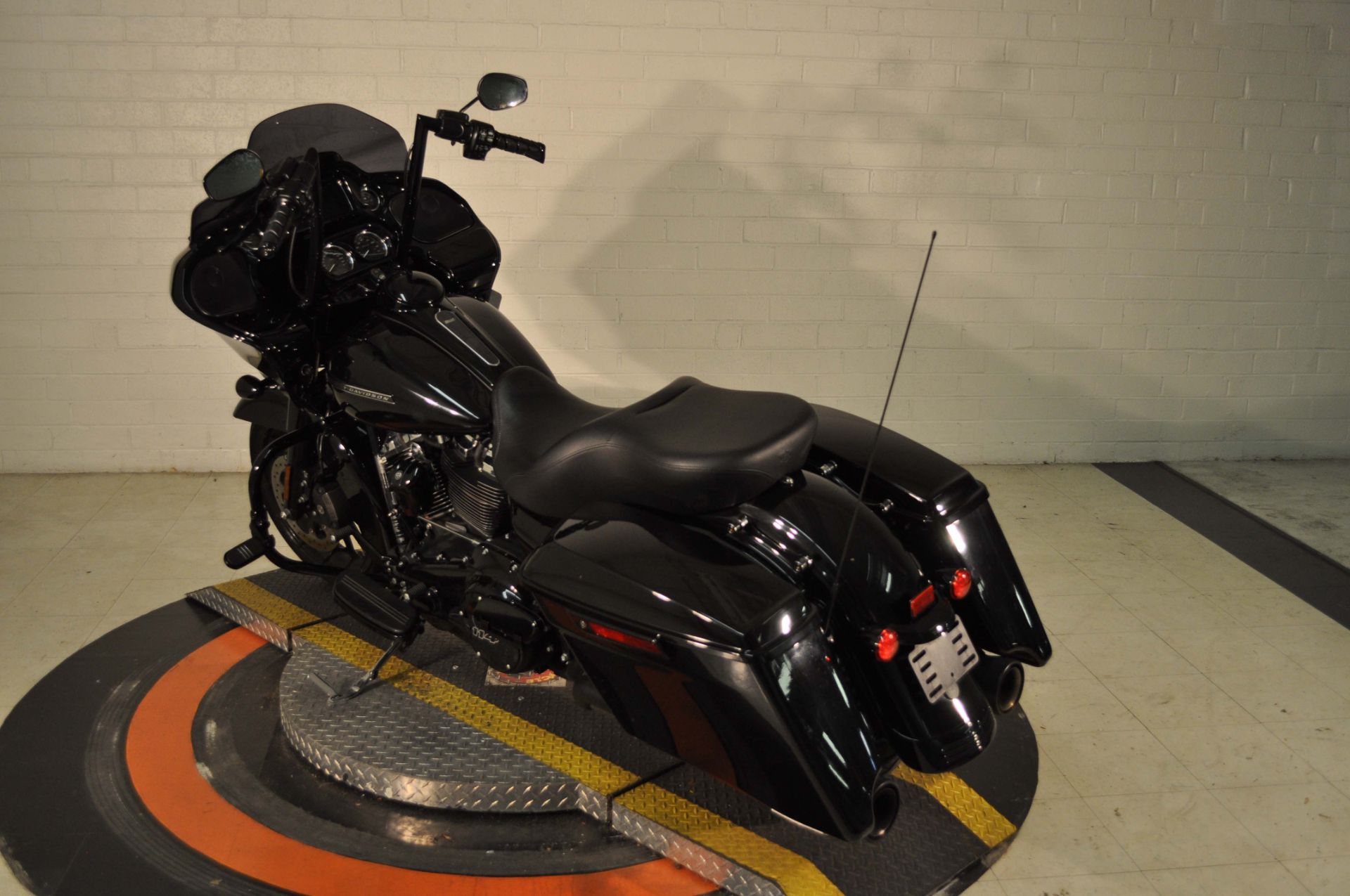 2019 Harley-Davidson Road Glide® Special in Winston Salem, North Carolina - Photo 4