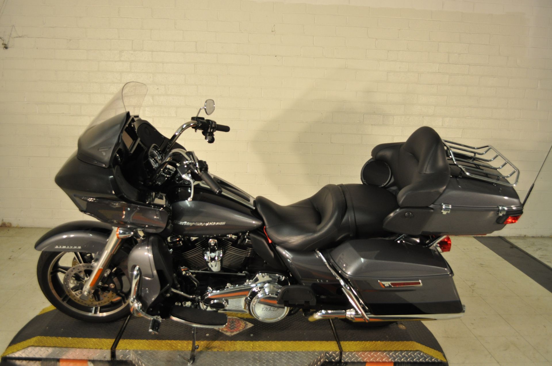 2022 Harley-Davidson Road Glide® Limited in Winston Salem, North Carolina - Photo 18