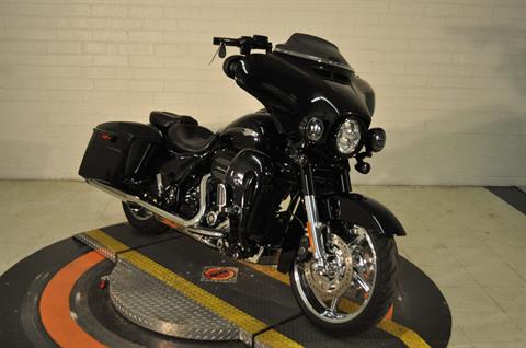 2015 Harley-Davidson CVO™ Street Glide® in Winston Salem, North Carolina - Photo 9