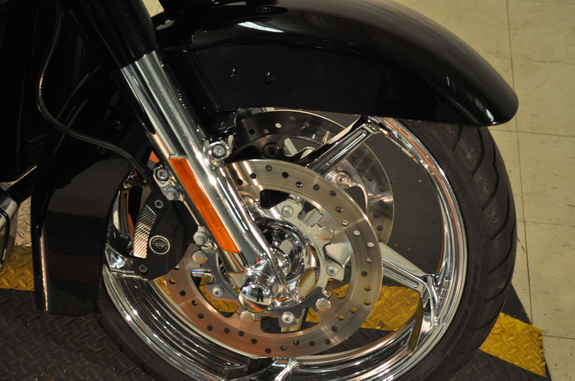 2015 Harley-Davidson CVO™ Street Glide® in Winston Salem, North Carolina - Photo 11