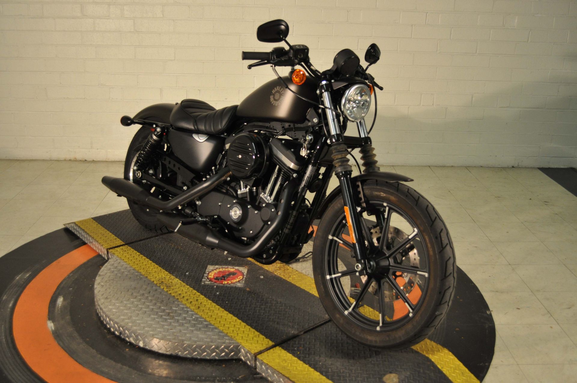 2021 Harley-Davidson Iron 883™ in Winston Salem, North Carolina - Photo 9
