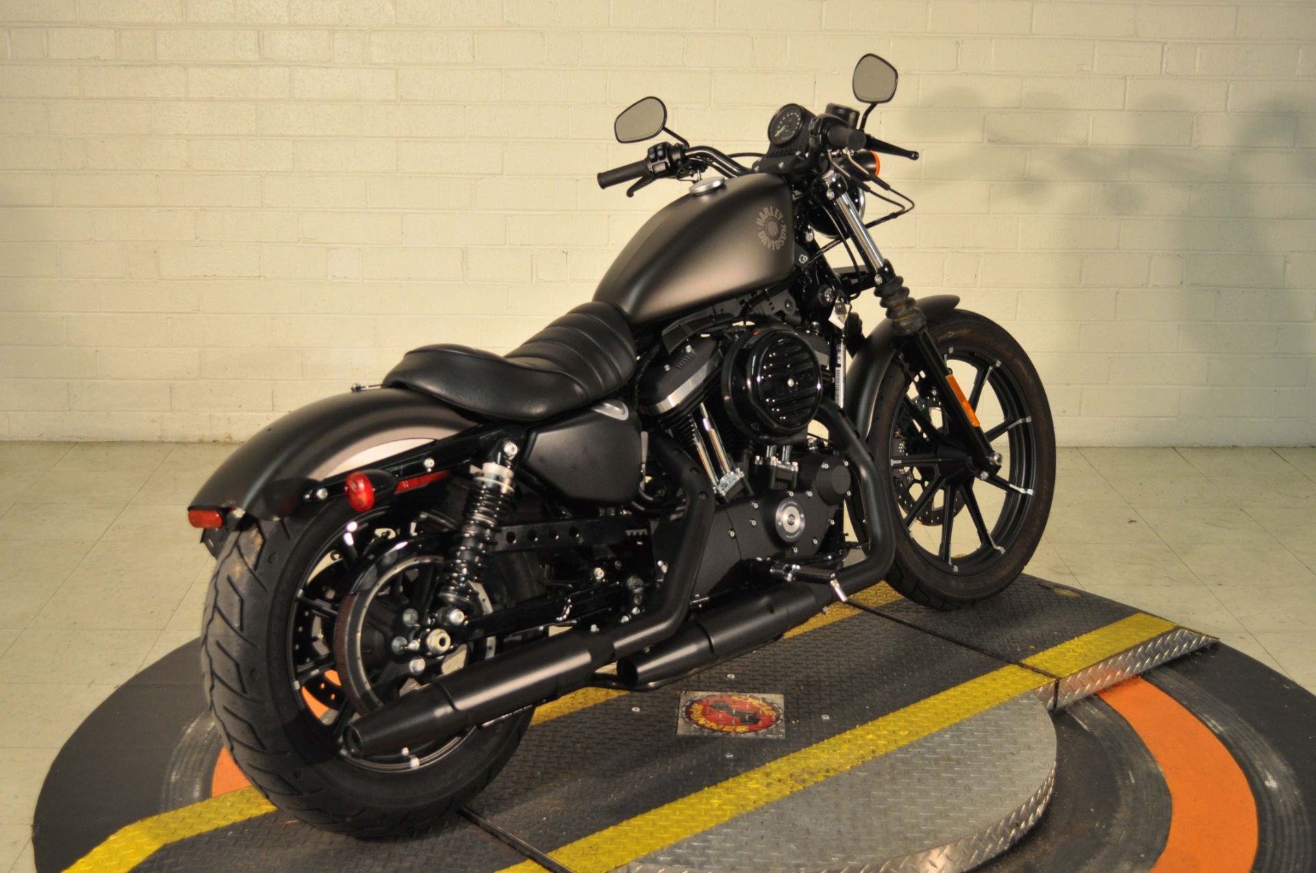 2021 Harley-Davidson Iron 883™ in Winston Salem, North Carolina - Photo 2