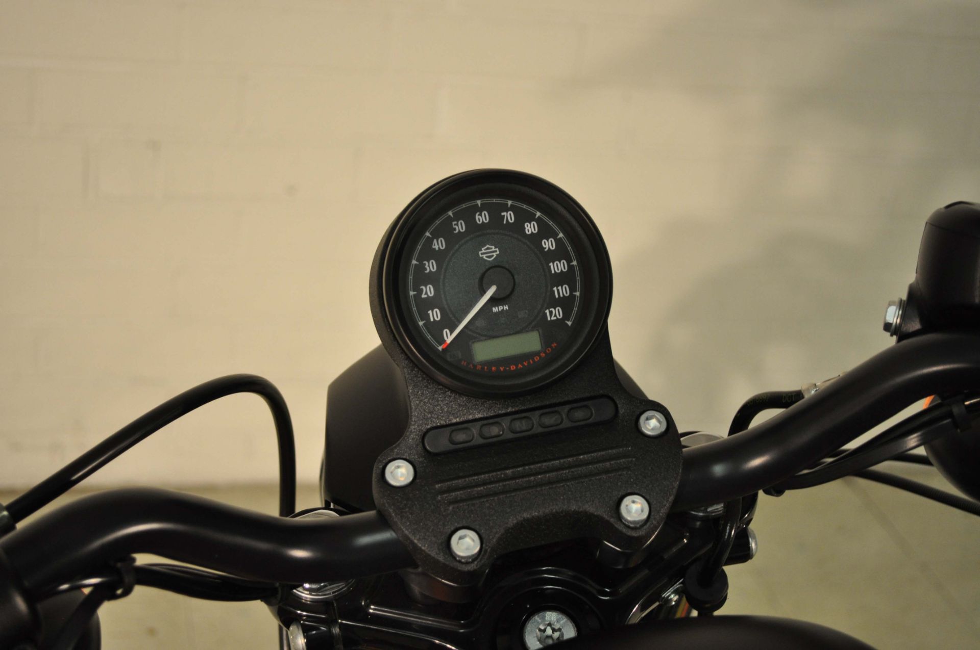 2021 Harley-Davidson Iron 883™ in Winston Salem, North Carolina - Photo 20