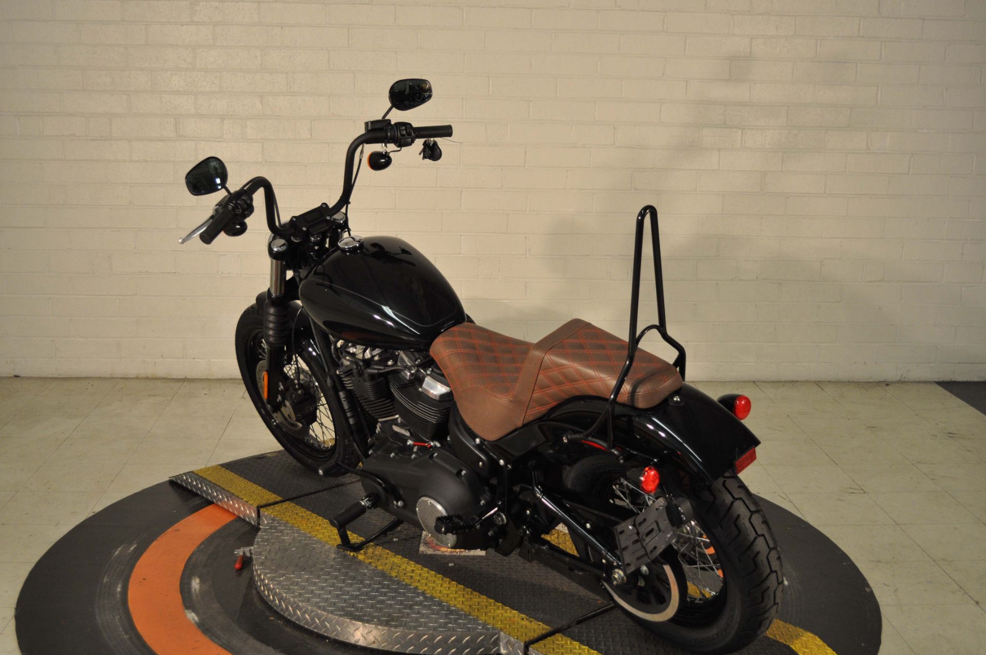 2019 Harley-Davidson Street Bob® in Winston Salem, North Carolina - Photo 4