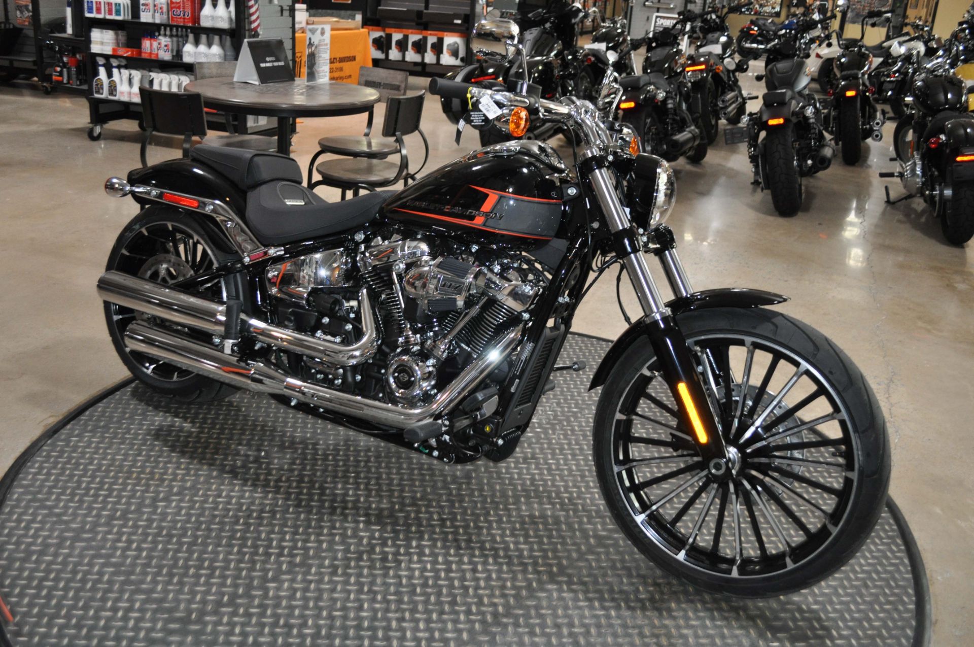 2023 Harley-Davidson Breakout® in Winston Salem, North Carolina - Photo 4