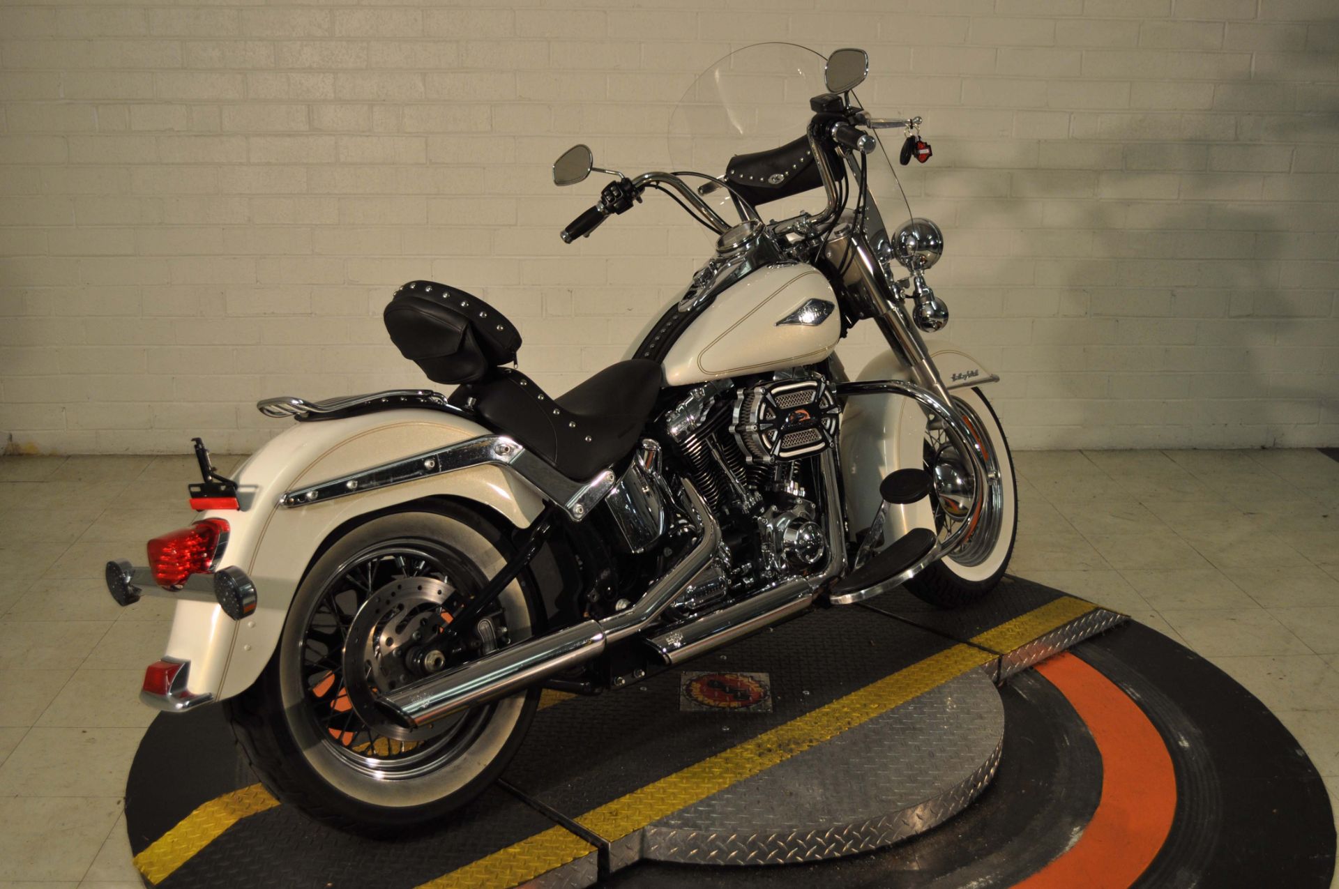 2015 Harley-Davidson Heritage Softail® Classic in Winston Salem, North Carolina - Photo 2