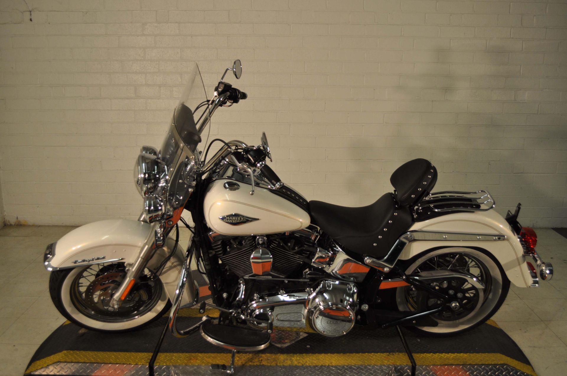 2015 Harley-Davidson Heritage Softail® Classic in Winston Salem, North Carolina - Photo 5