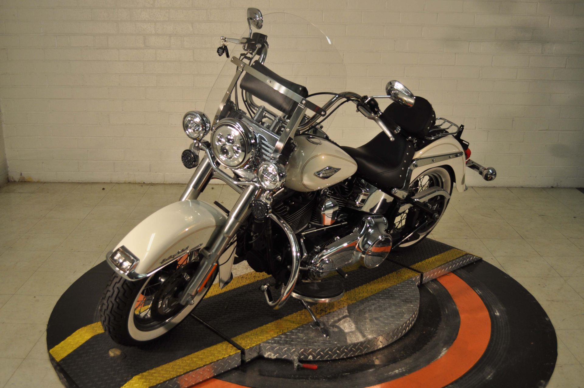 2015 Harley-Davidson Heritage Softail® Classic in Winston Salem, North Carolina - Photo 6