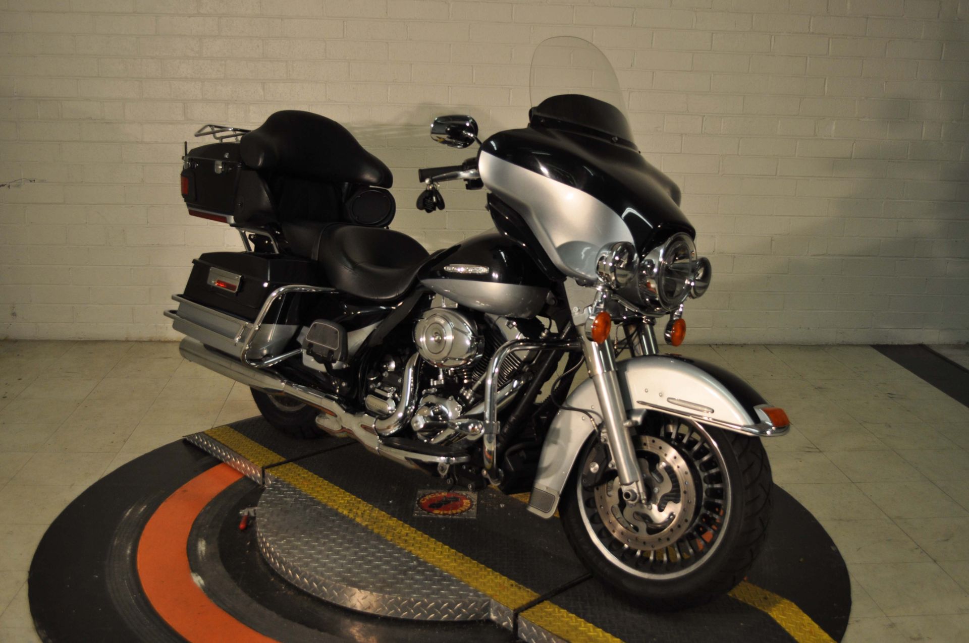 2013 Harley-Davidson Electra Glide® Ultra Limited in Winston Salem, North Carolina - Photo 9