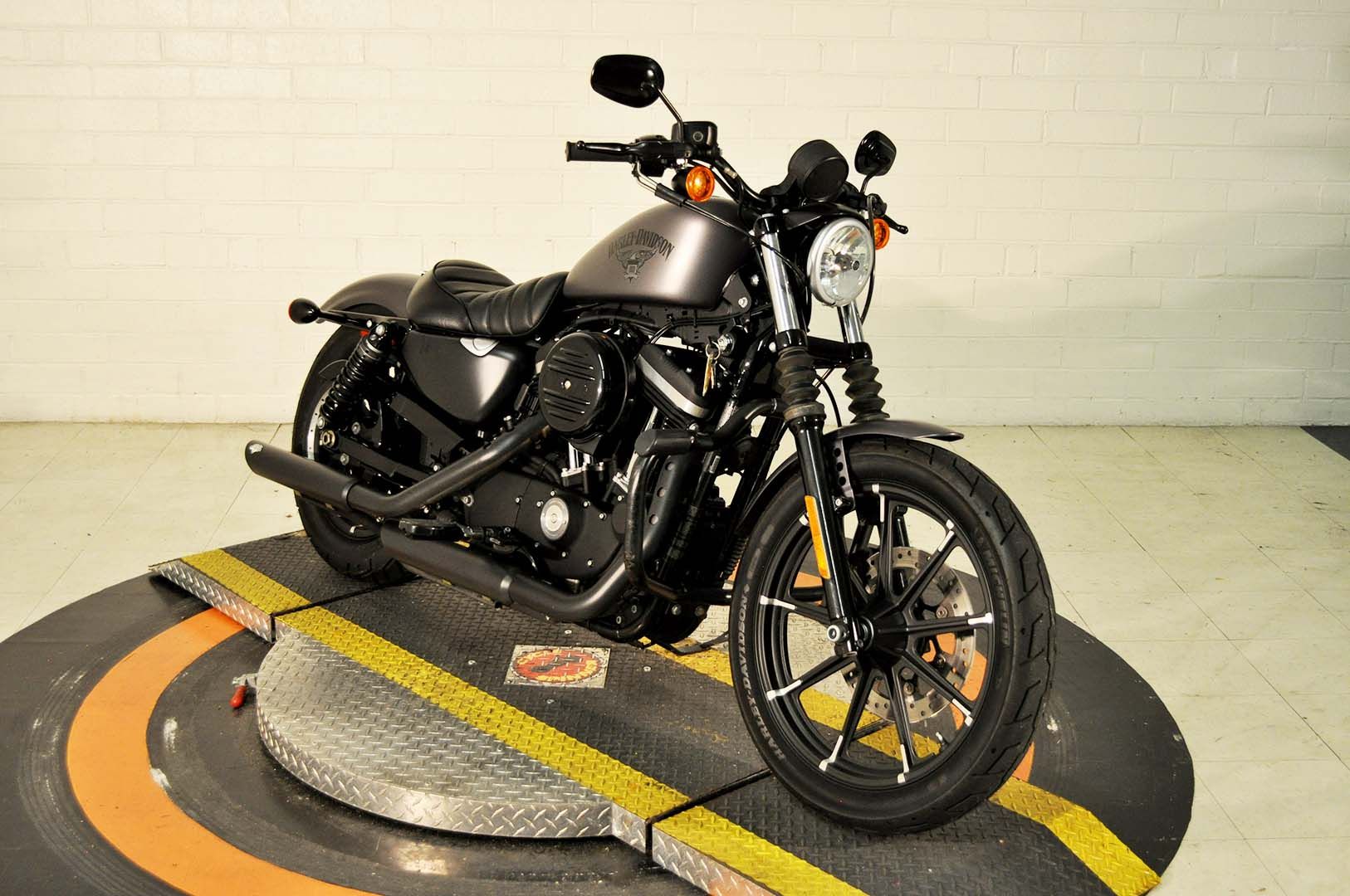 2016 Harley-Davidson Iron 883™ in Winston Salem, North Carolina - Photo 9