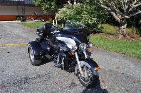2019 Harley-Davidson Tri Glide® Ultra in Winston Salem, North Carolina - Photo 8