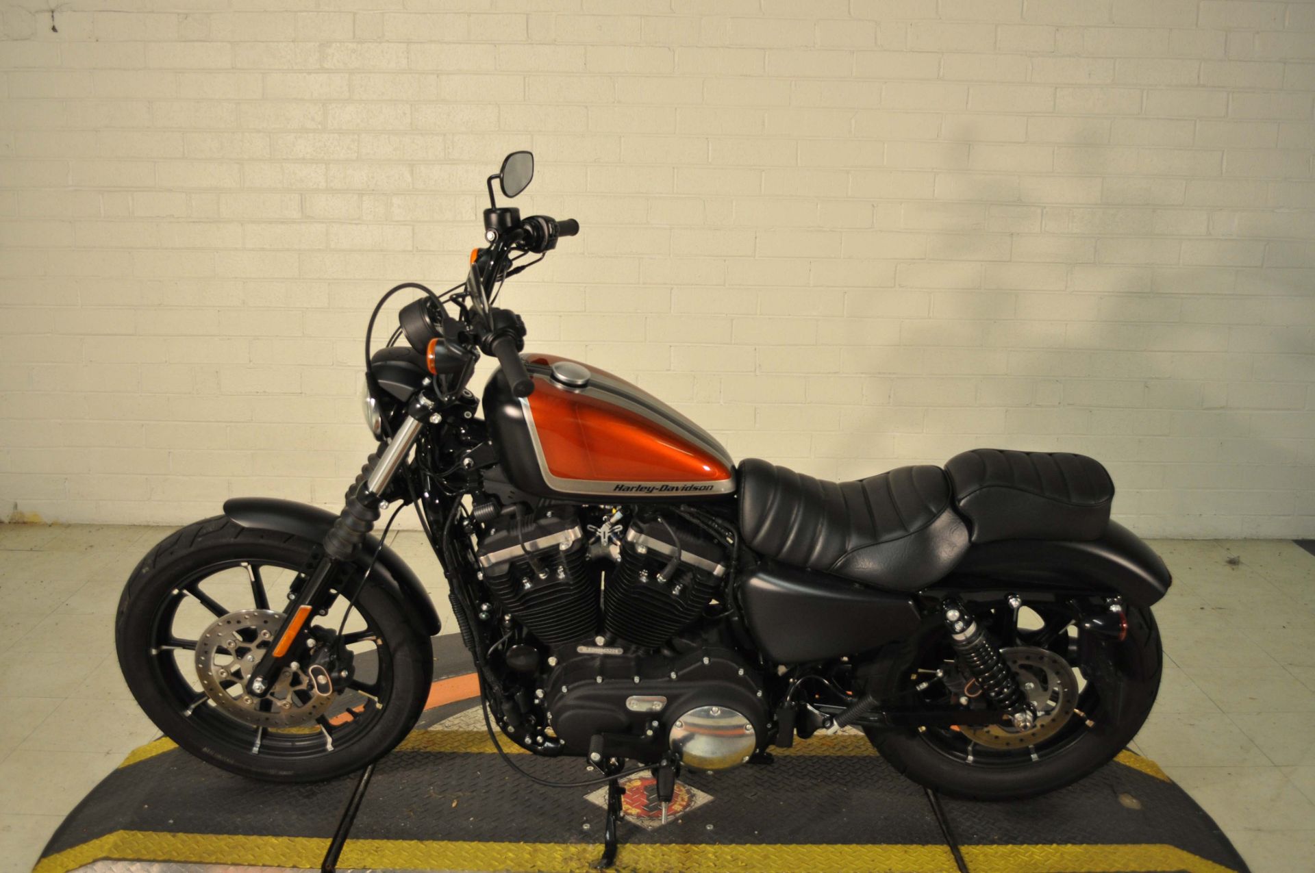 2021 Harley-Davidson Iron 883™ in Winston Salem, North Carolina - Photo 5