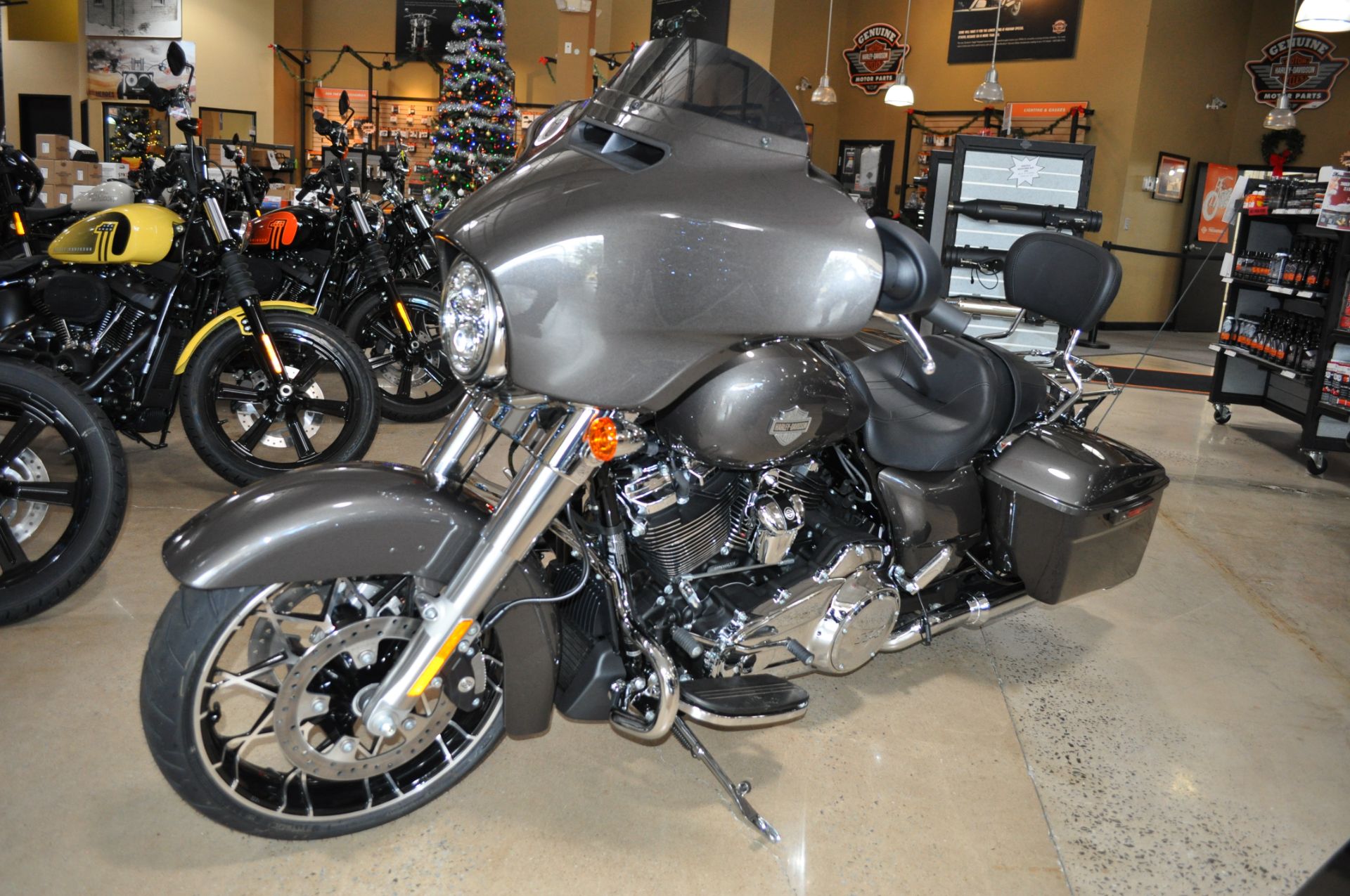 2023 Harley-Davidson Street Glide® Special in Winston Salem, North Carolina - Photo 4