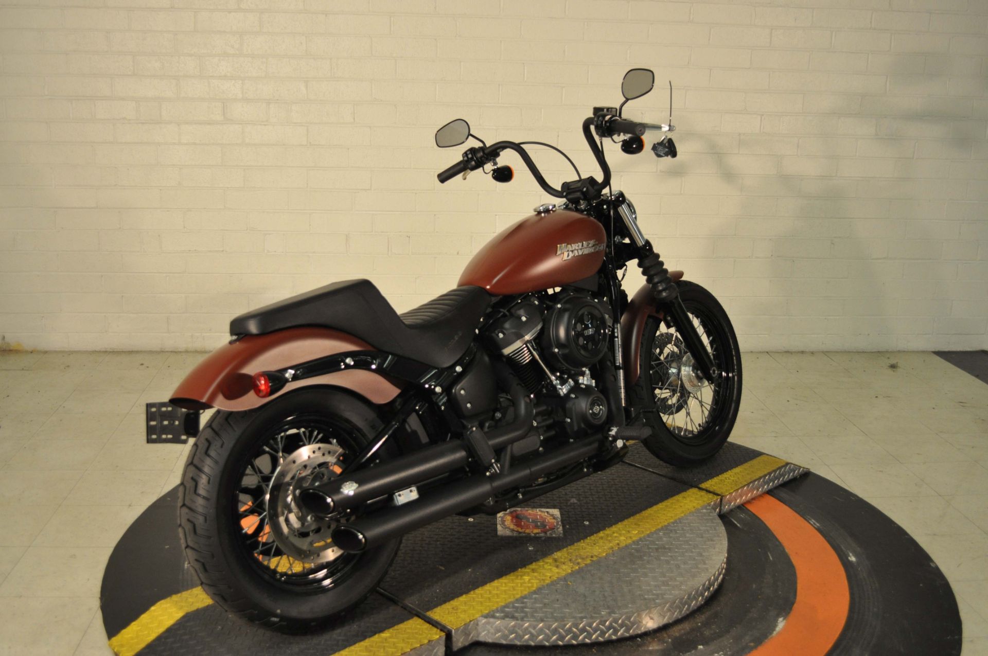2018 Harley-Davidson Street Bob® 107 in Winston Salem, North Carolina - Photo 2