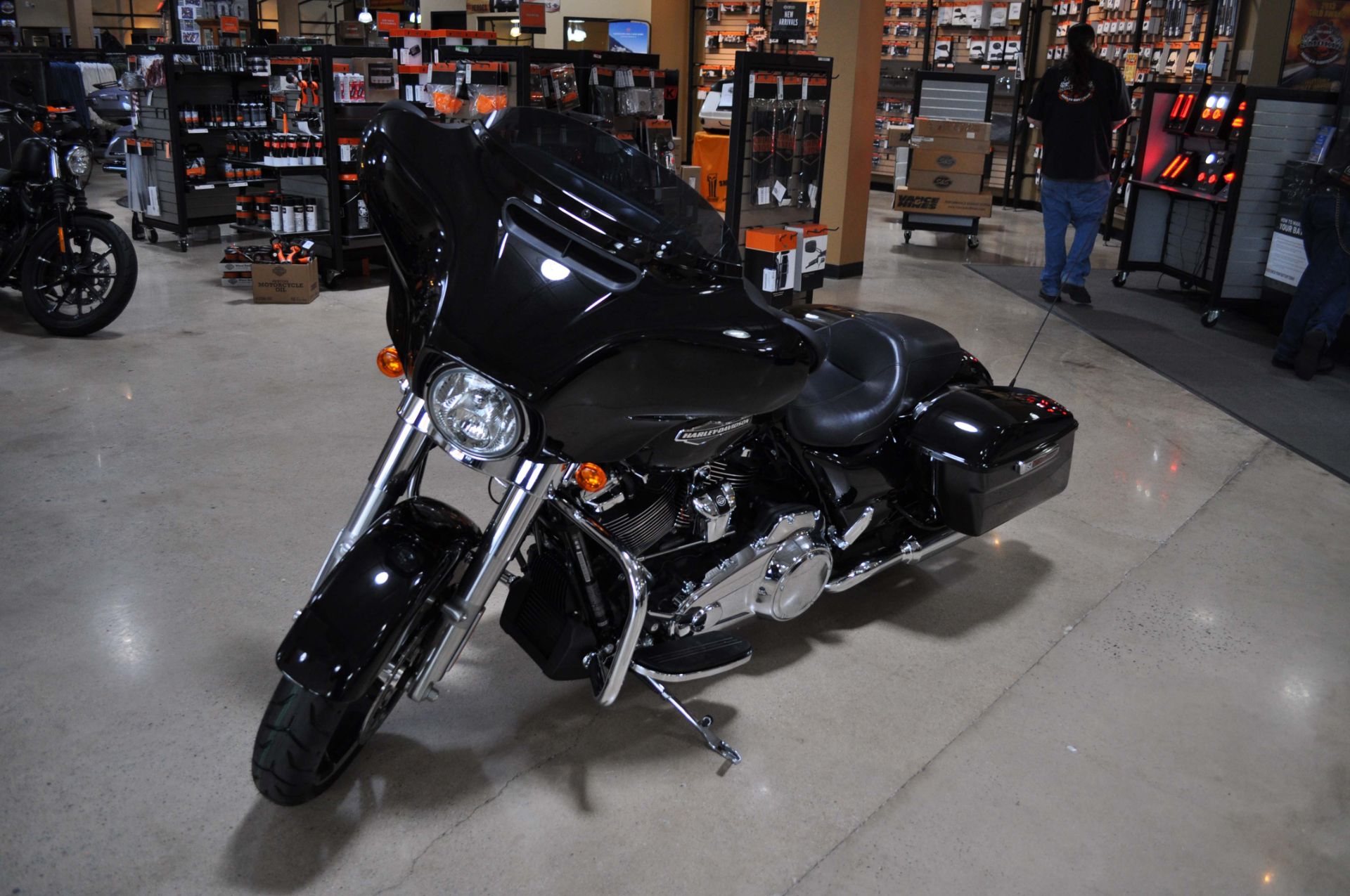 2023 Harley-Davidson Street Glide® in Winston Salem, North Carolina - Photo 6