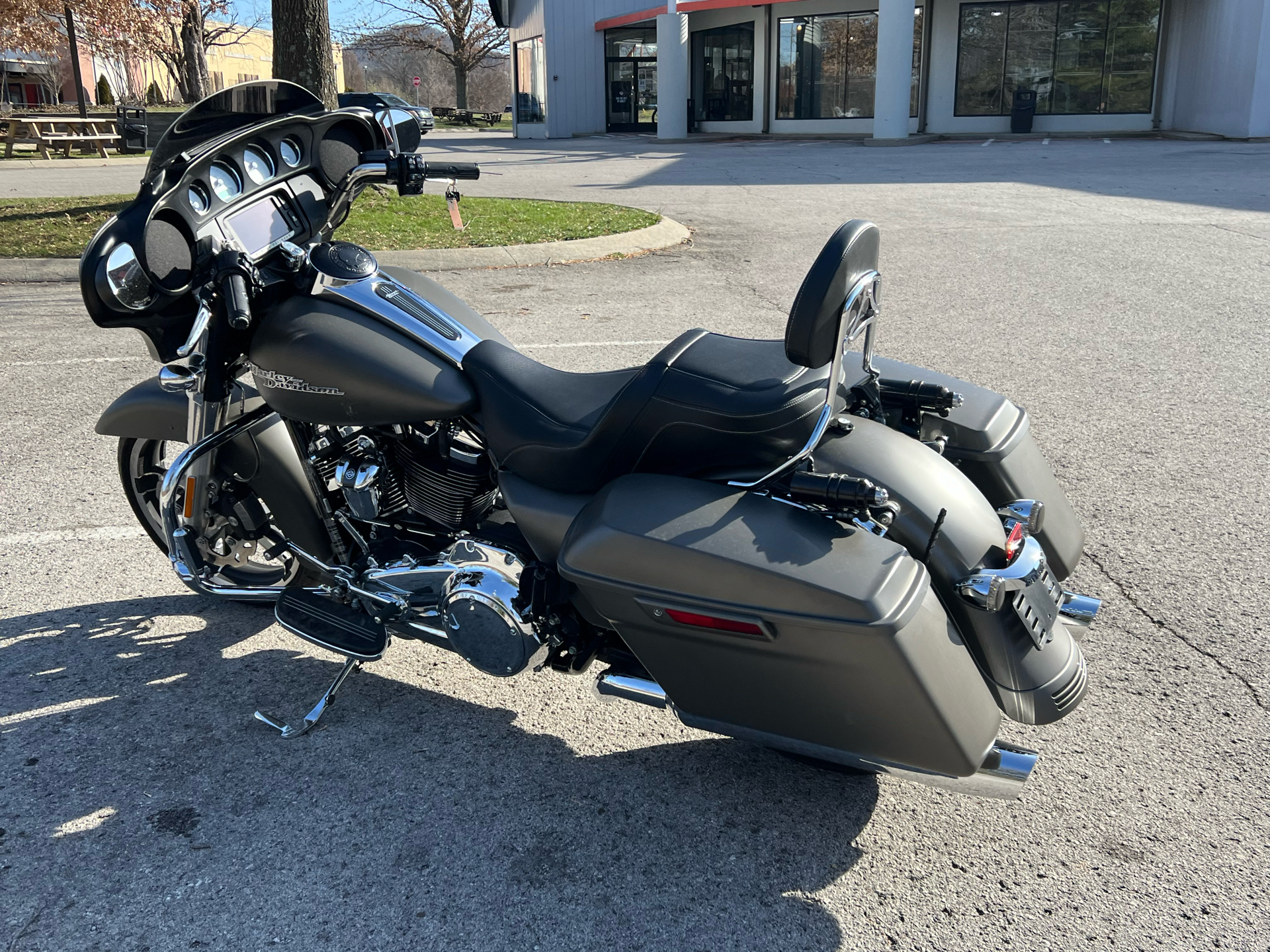 2018 Harley-Davidson Street Glide® in Franklin, Tennessee - Photo 18